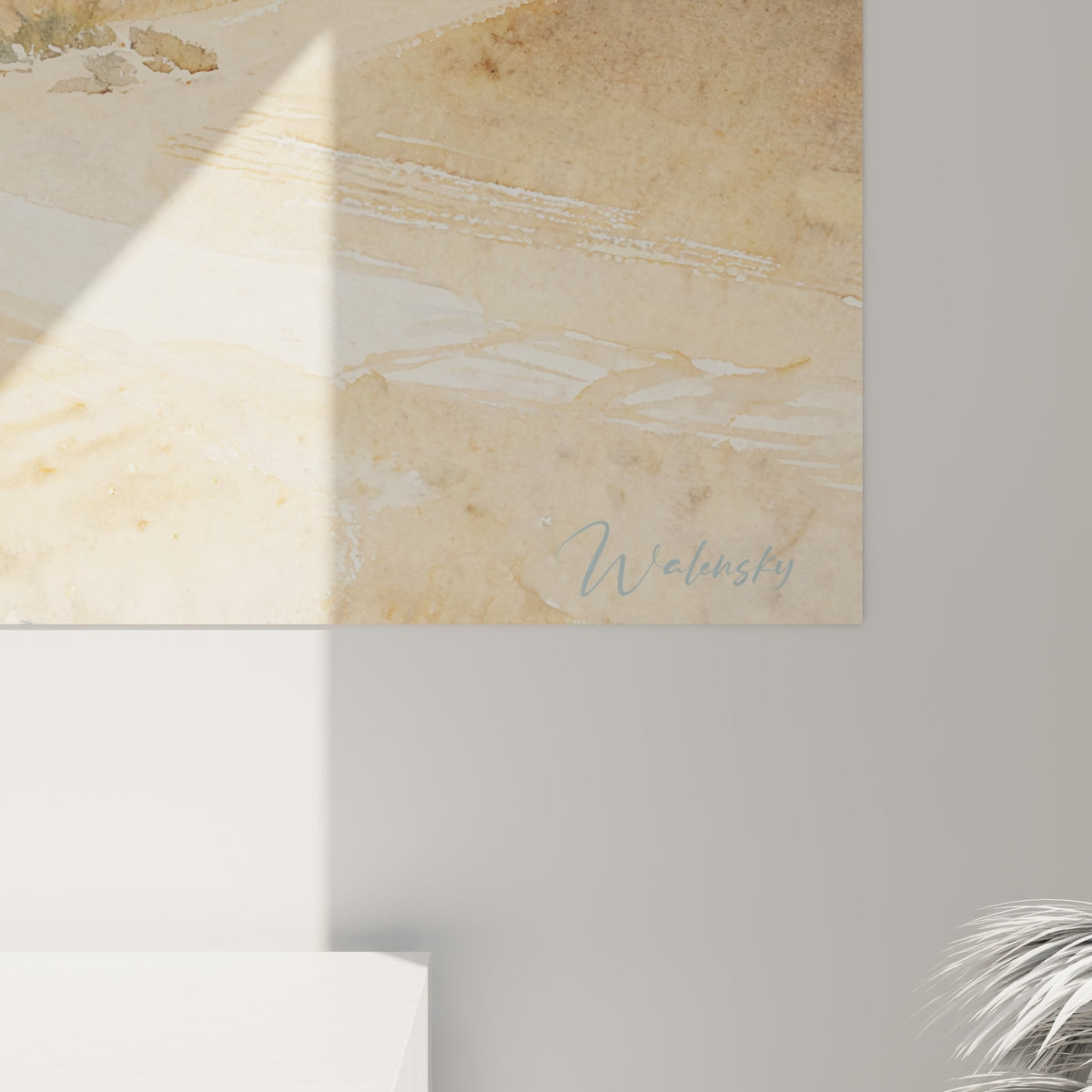 Détail des coulures aquarelle bleu turquoise et dorées mêlées au grain du papier sur ce tableau cheval