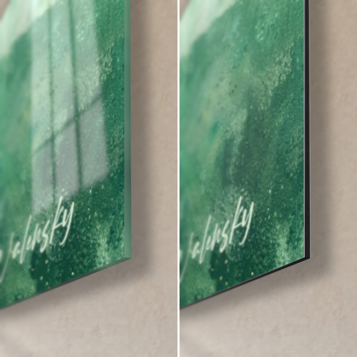Wall art emerald green rider, bottom right corner: glossy acrylic glass on the left, matte Dibond aluminum on the right, 3 mm edge