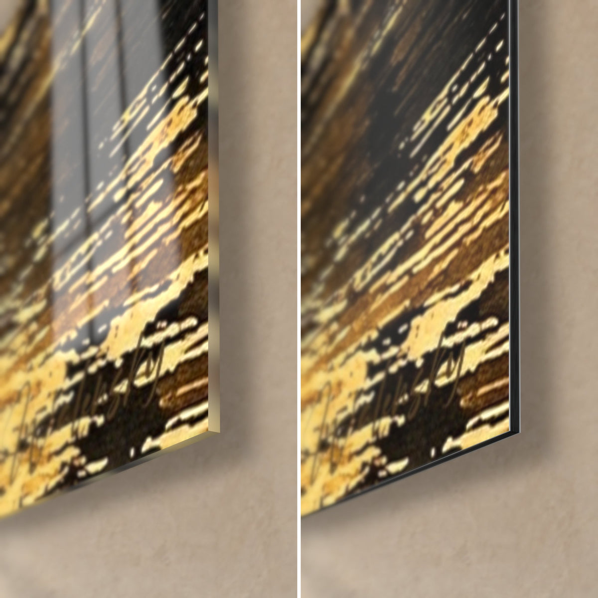 Tableau cheval sombre aux reflets dorés, coin bas droit : verre acrylique brillant à gauche, alu Dibond mat noir à droite, tranche de 3 mm