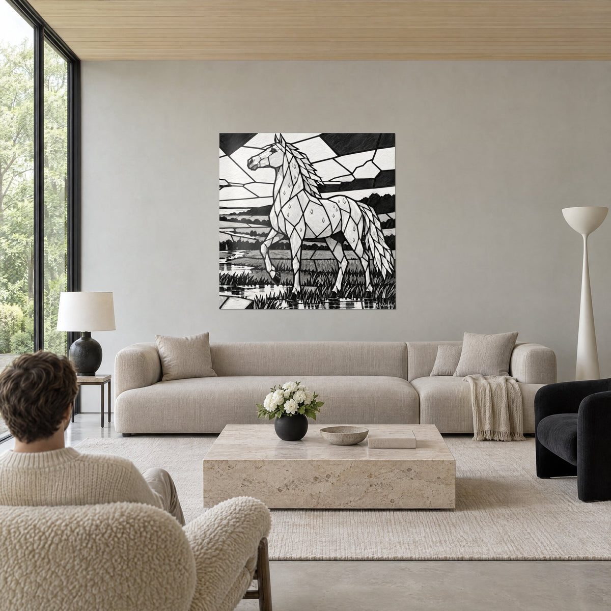 Tableau cheval blanc au pas levé, cerné de plomb noir comme un vitrail, ciel gris et blanc, au-dessus d'un canapé dans un salon lumineux