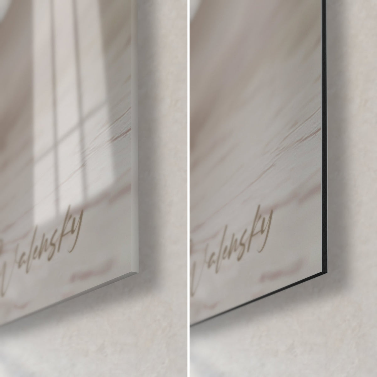 Gemälde kleiner weißer flauschiger Hund, untere rechte Ecke: glänzendes Acrylglas mit Spiegelung, mattschwarzes Alu-Dibond, 3 mm Kantenstärke