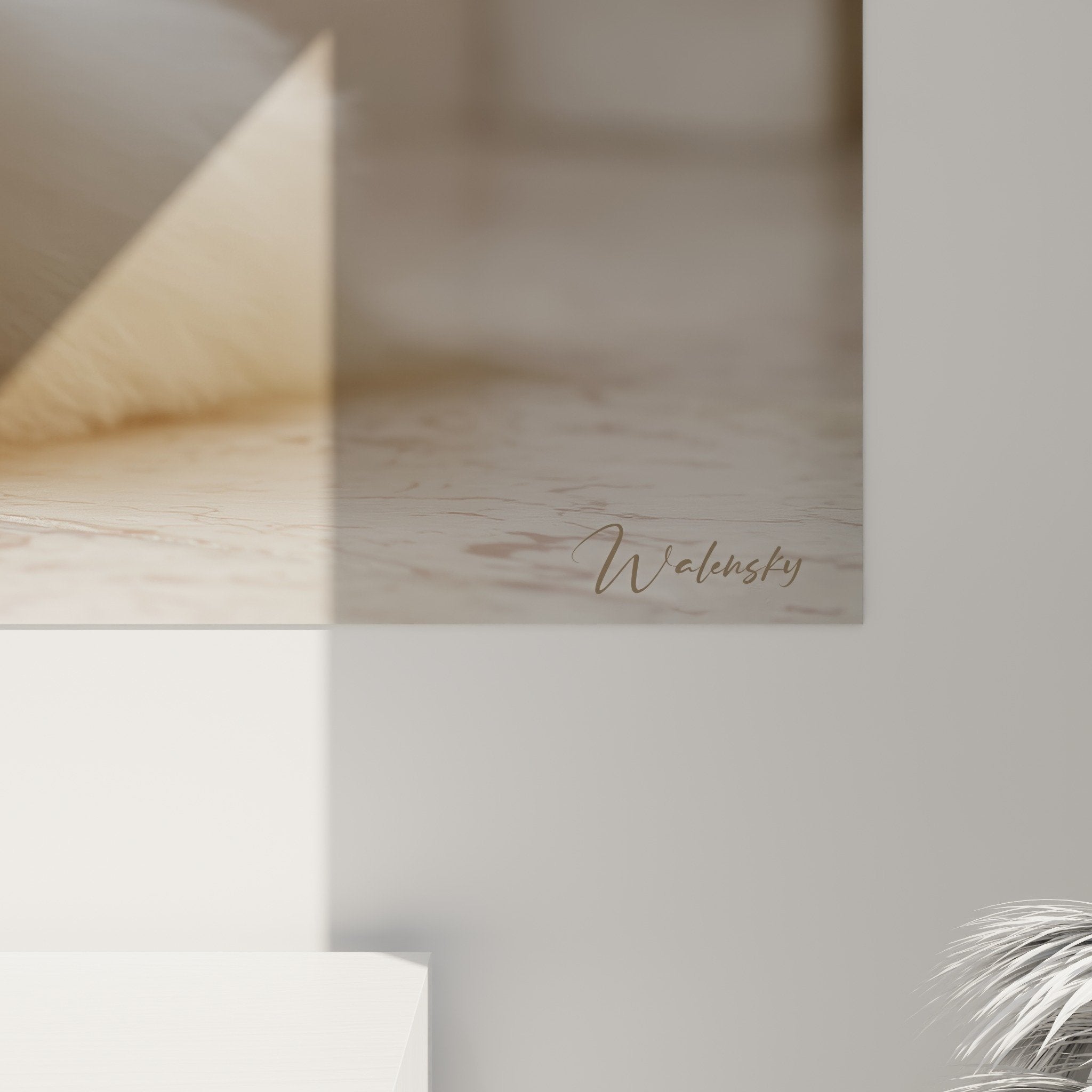 Vue d'ensemble tableau Coton de Tuléar dans salon contemporain, œuvre animalière décorative chien blanc