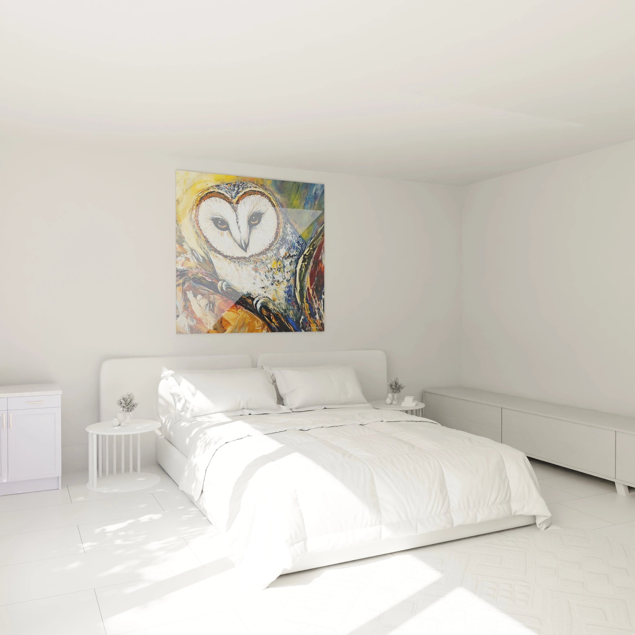 Tableau chouette coloré de Walensky sur un mur dans une chambre moderne lumineuse