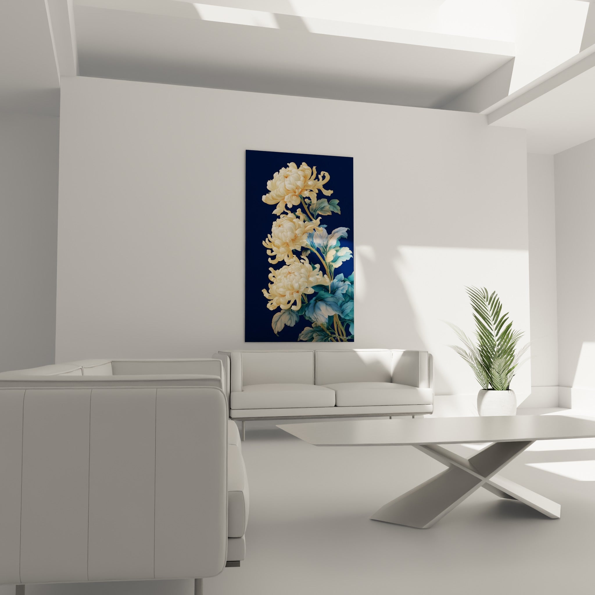 Bouquet de chrysanthèmes ivoire sur fond bleu nuit disposé au-dessus d'un canapé dans un salon lumineux