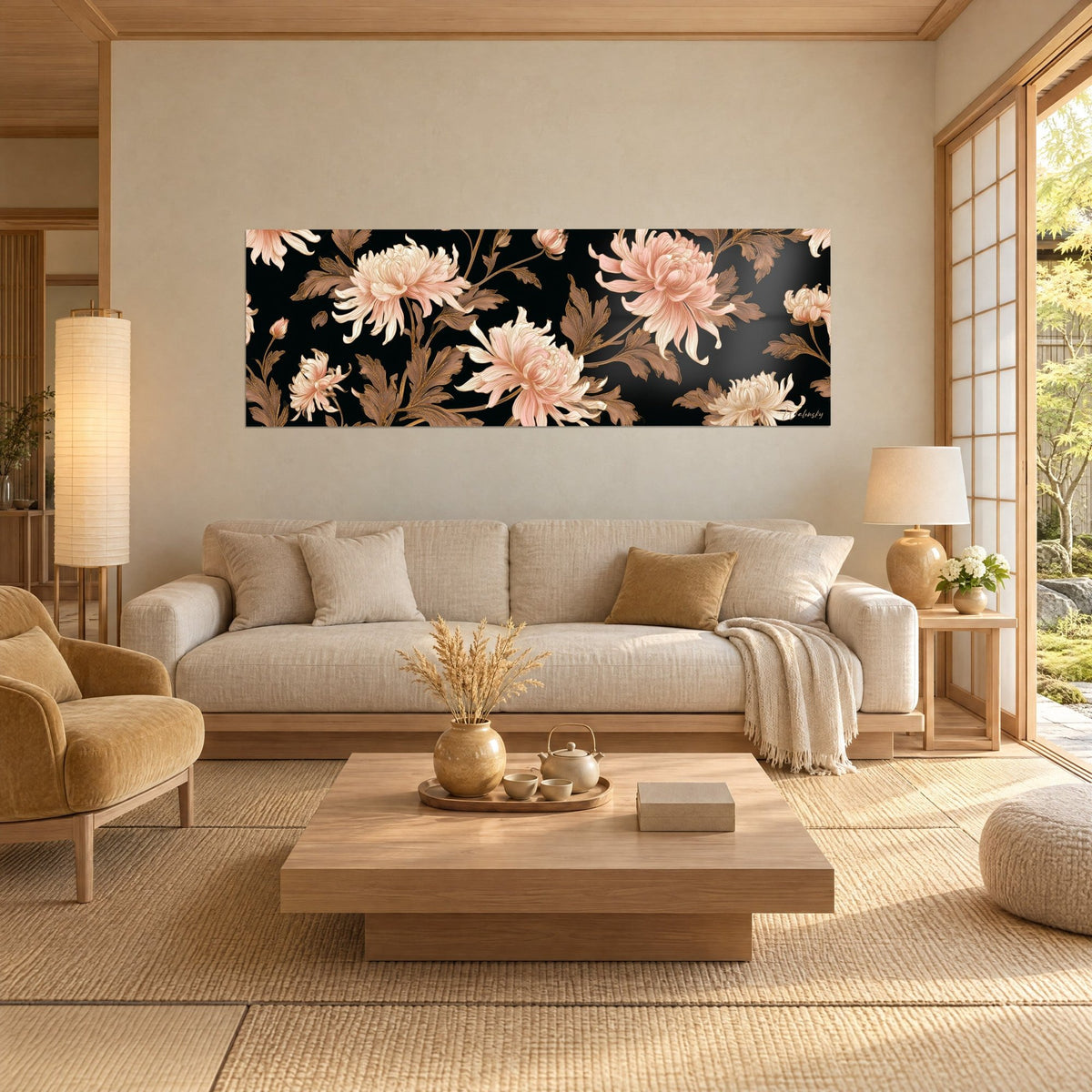 Gemälde Chrysanthemen in Puderrosa und Creme auf schwarzem Grund, kupferfarbenes Laub, über einem Sofa in einem hellen Wohnzimmer