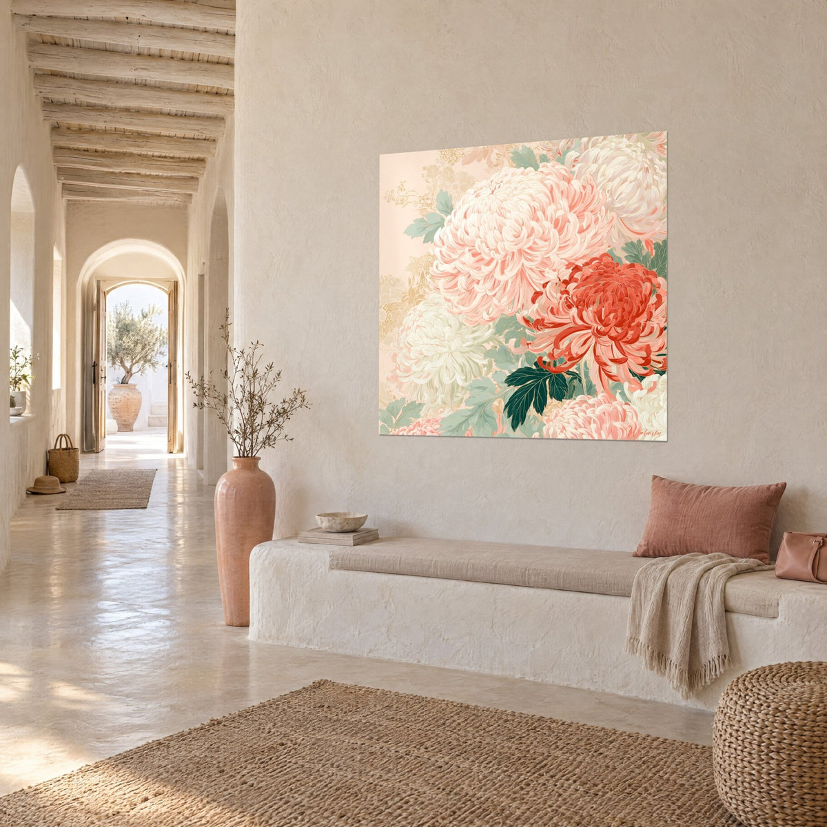 Tableau bouquet de pompons rose poudré et blanc crémeux, cœur corail, mur chaulé d'un couloir voûté en perspective