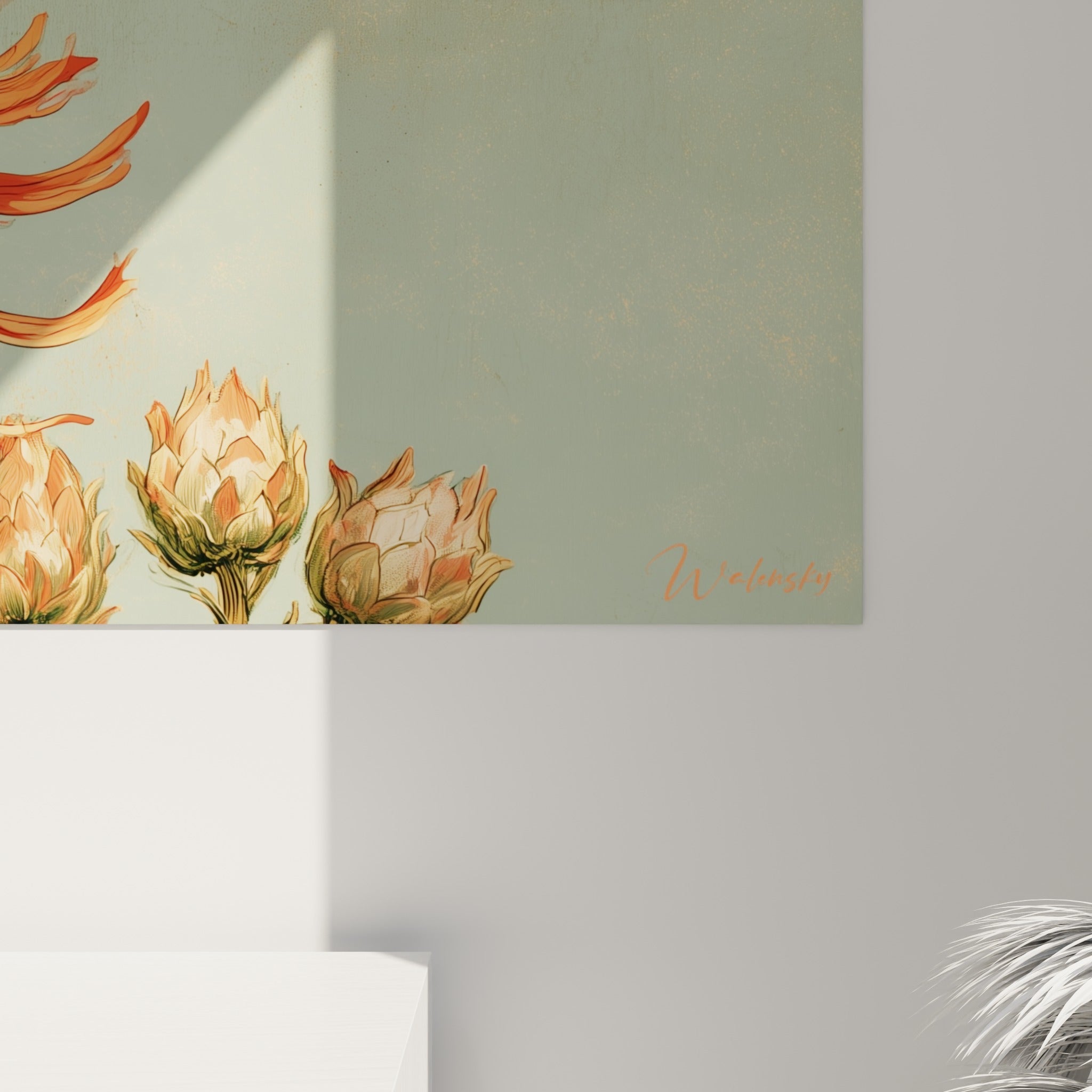 Détail des pétales de Chrysanthème corail et crème, texture peinte aux coulures dorées visibles de près