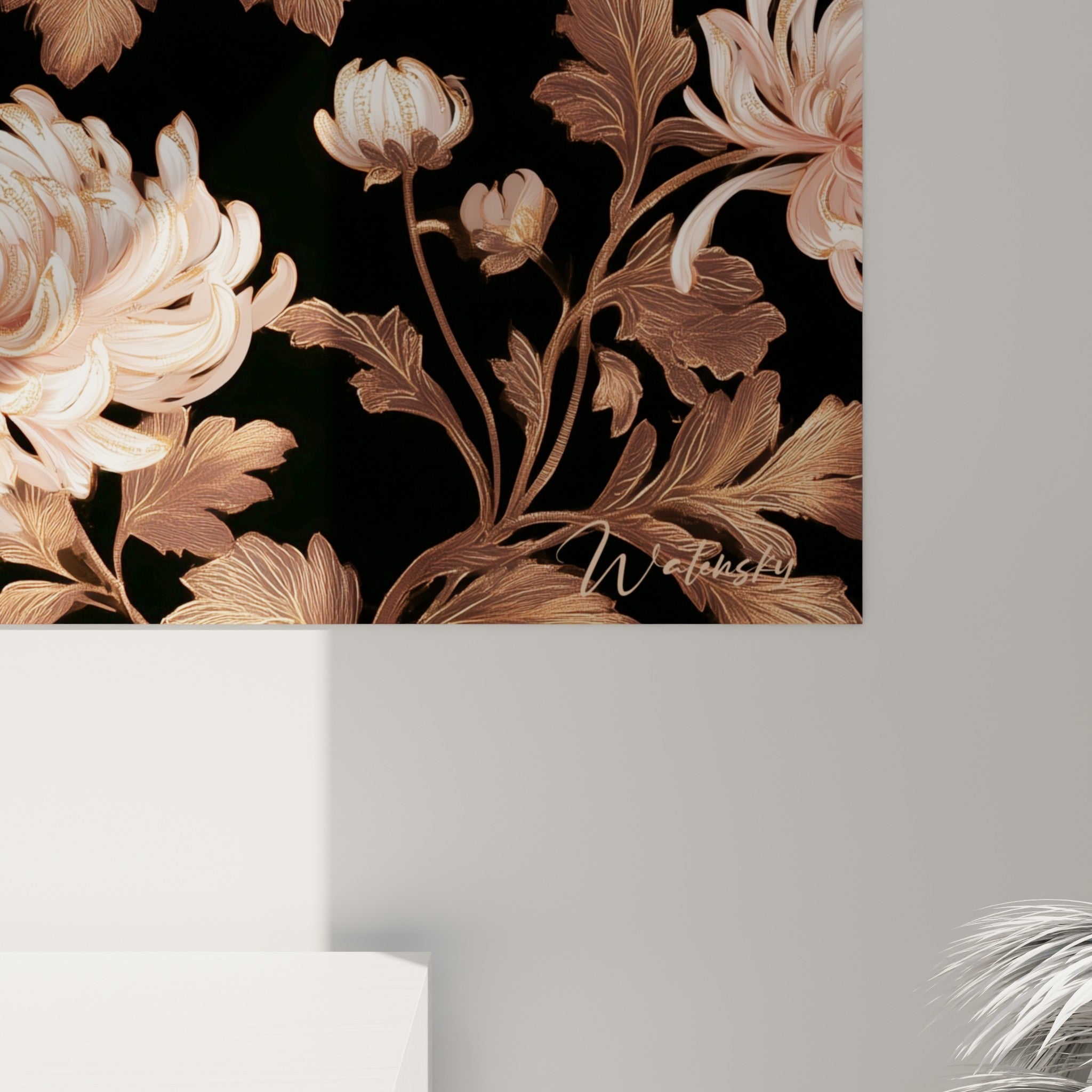Détail du grain pictural montrant les rehauts dorés et les nuances rose pâle des pétales de chrysanthème imprimés