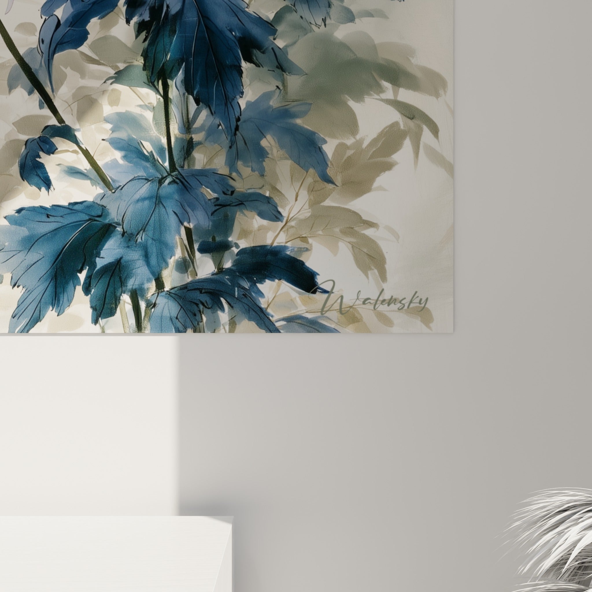 Détail du Chrysanthème montrant les touches roses et bleu nuit, textures fines et coulures délicates