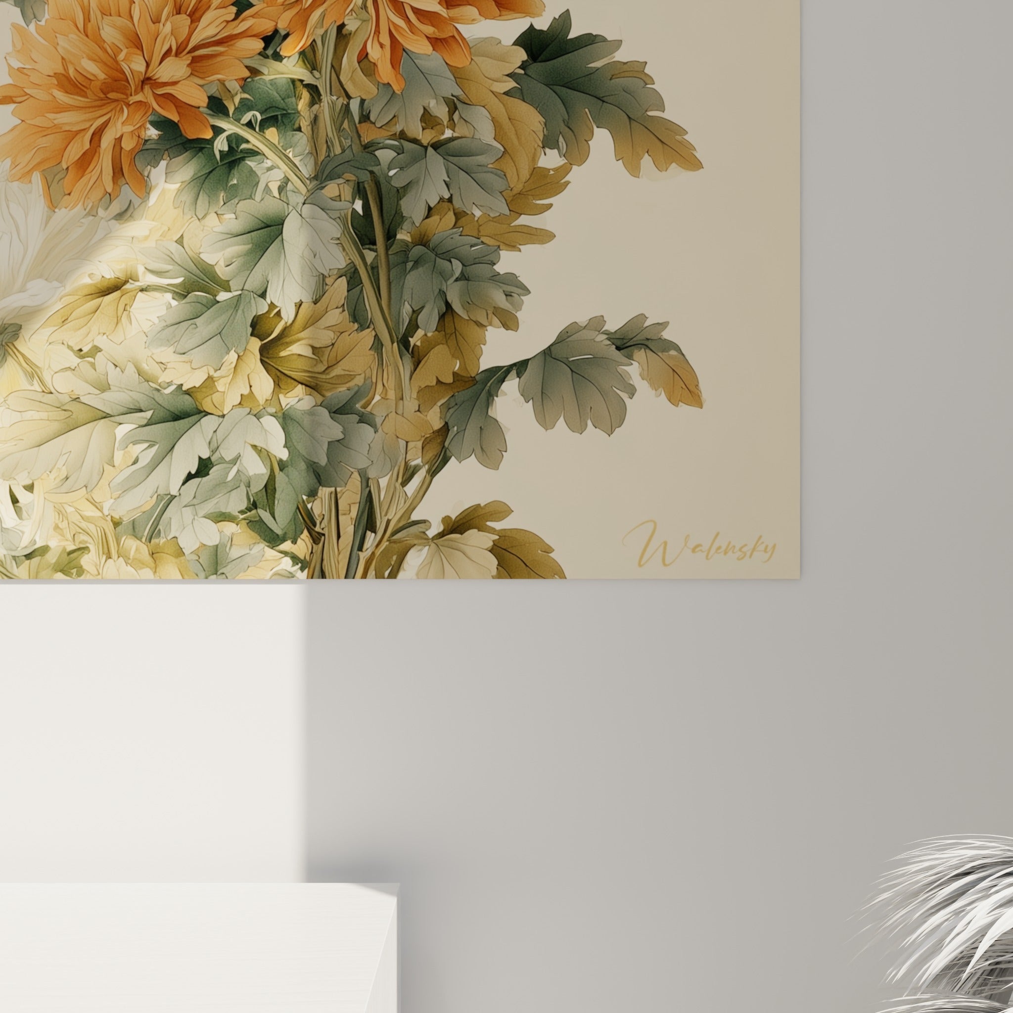 Grain aquarelle des pétales ivoire et terracotta du chrysanthème, feuillage vert sauge détaillé