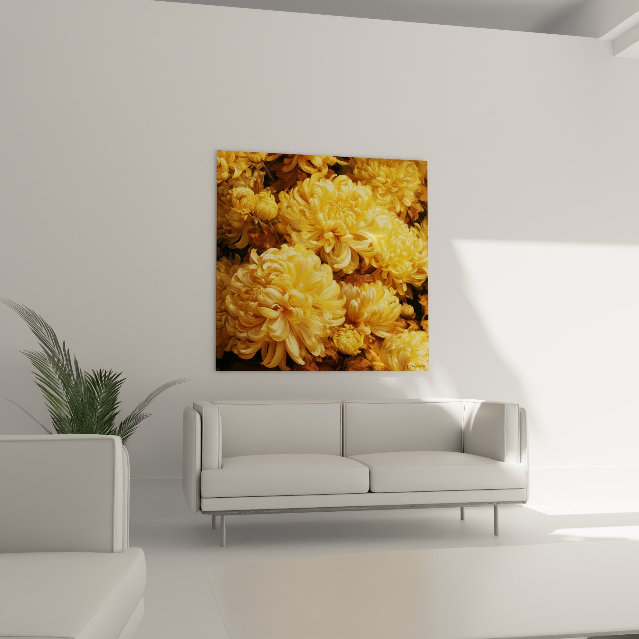 Bouquet de chrysanthèmes dorés et jaunes au-dessus d'un canapé dans un salon lumineux