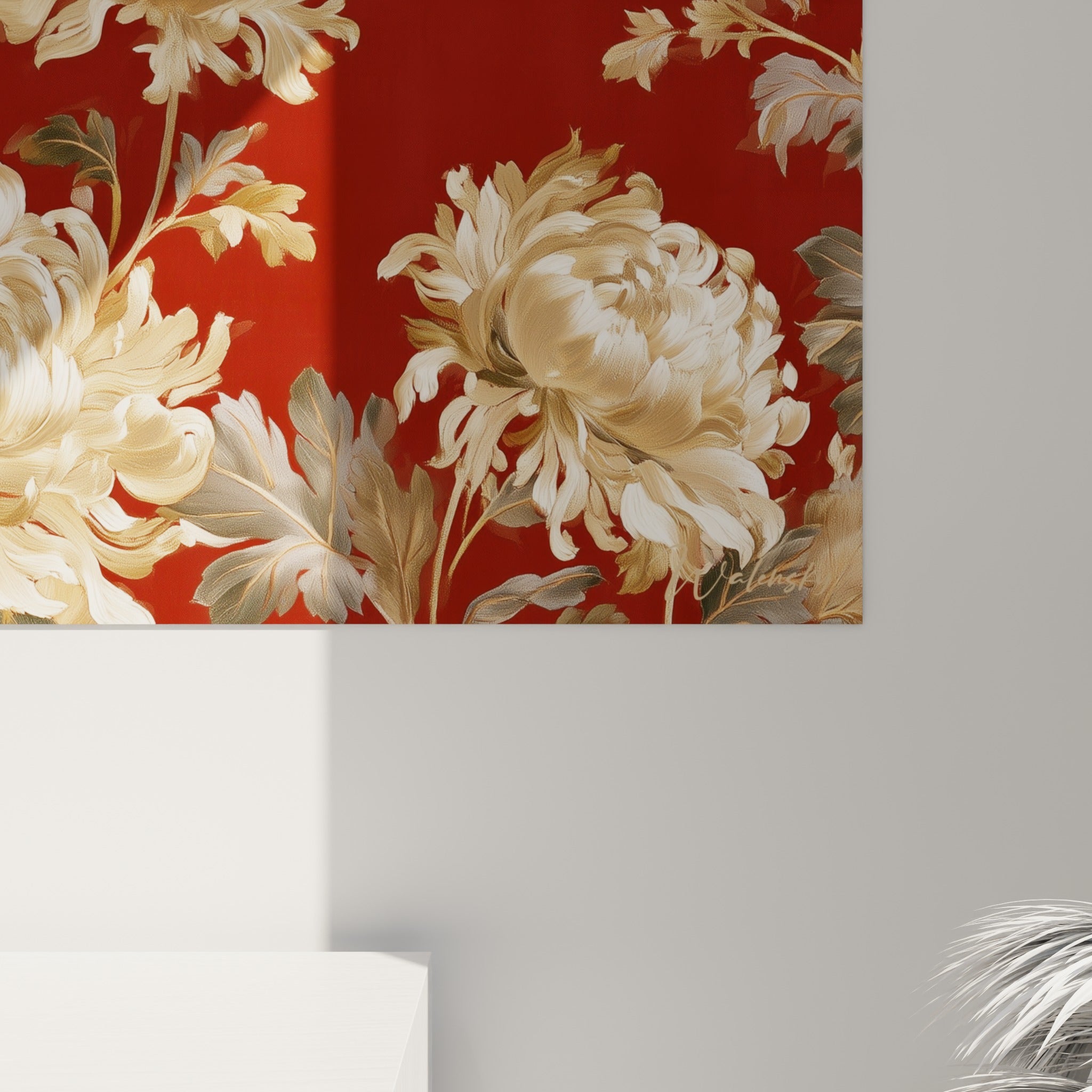 Empâtements dorés et coulures ocre du chrysanthème contre le grain rouge grenat du fond