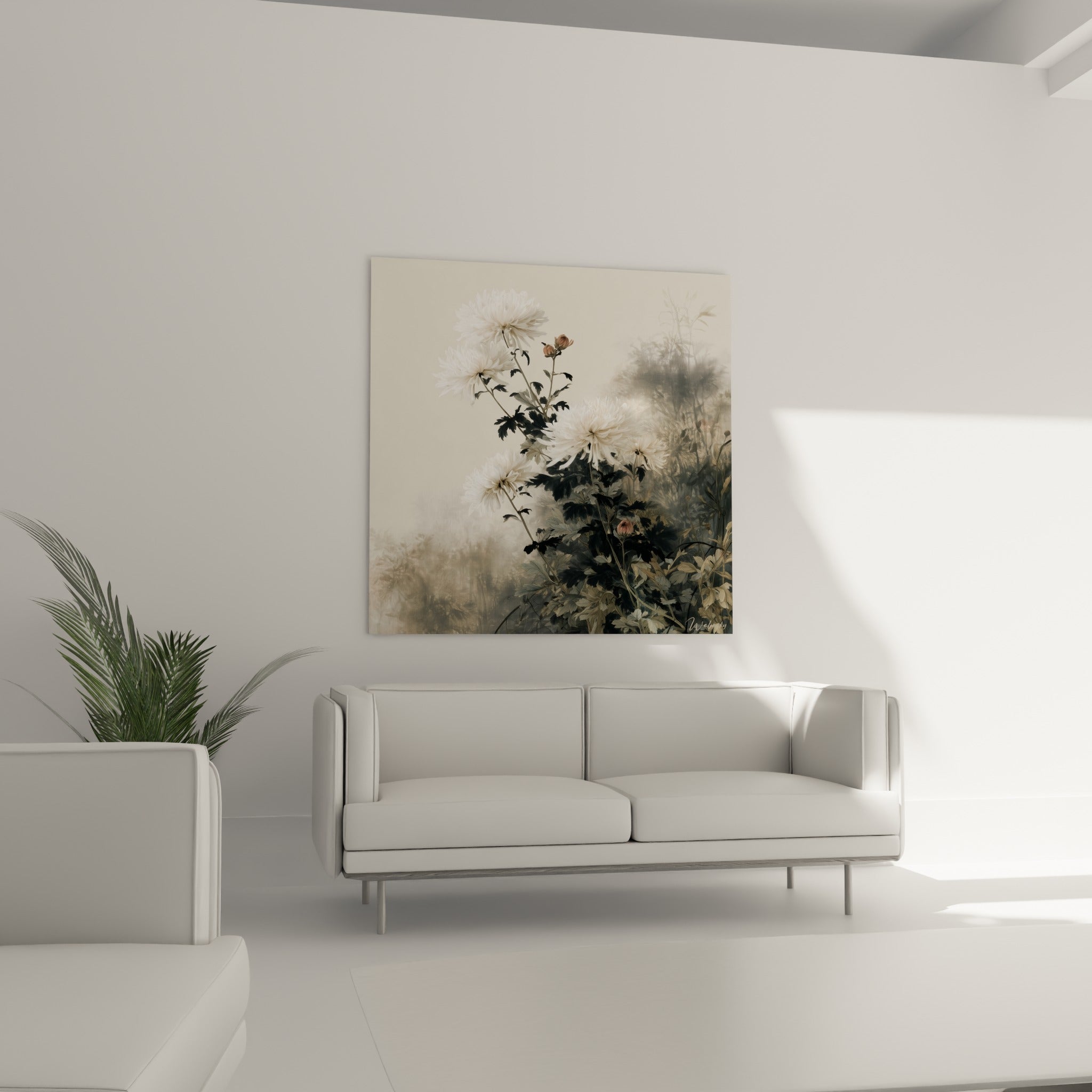 Bouquet de chrysanthèmes ivoire et verdure sombre au-dessus d'un canapé dans un salon lumineux