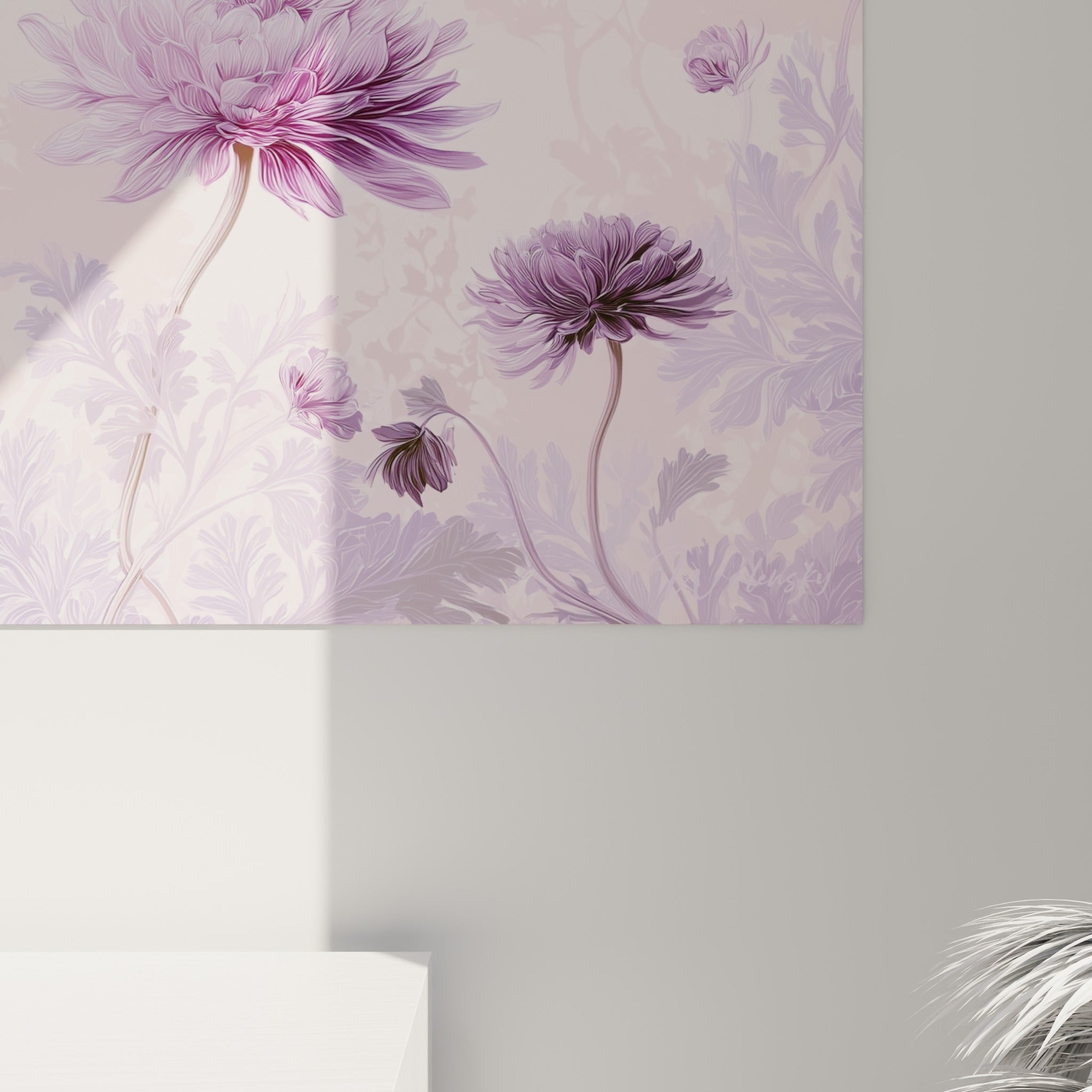 Détail des pétales mauves et des nervures argentées du chrysanthème, grain fin et coulures délicates visibles