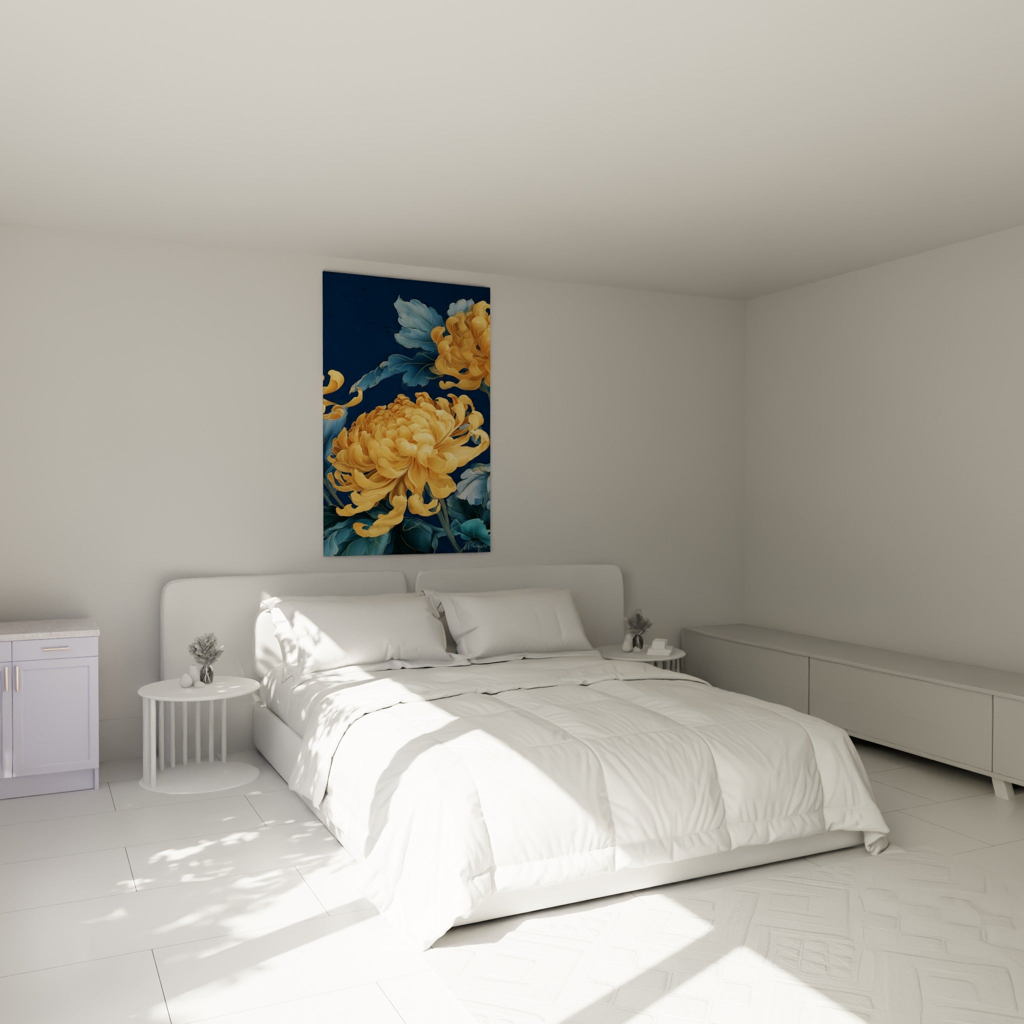 Fleurs de chrysanthème doré et bleu marine au-dessus d'un lit dans une chambre claire