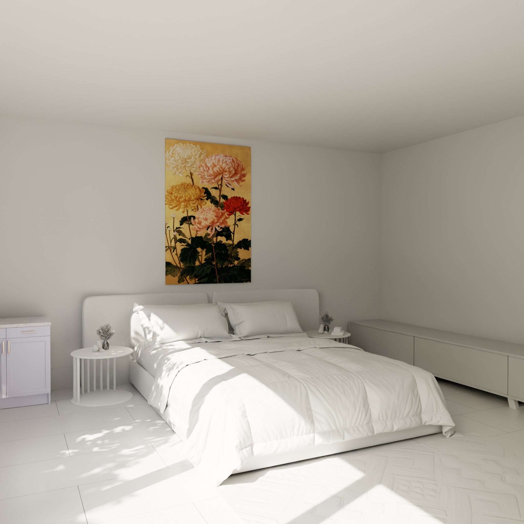 Bouquet de chrysanthèmes doré et rose accroché au-dessus d'un lit dans une chambre claire