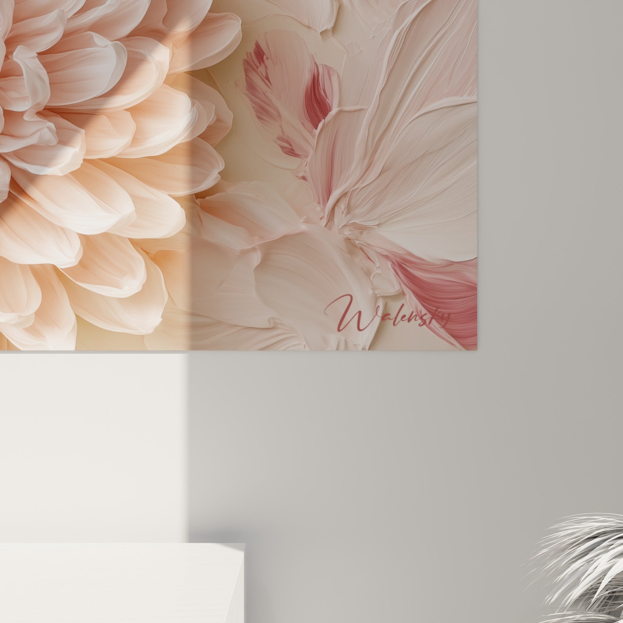 Empâtements épais de peinture rose poudré et crème révélant la matière sculptée du chrysanthème