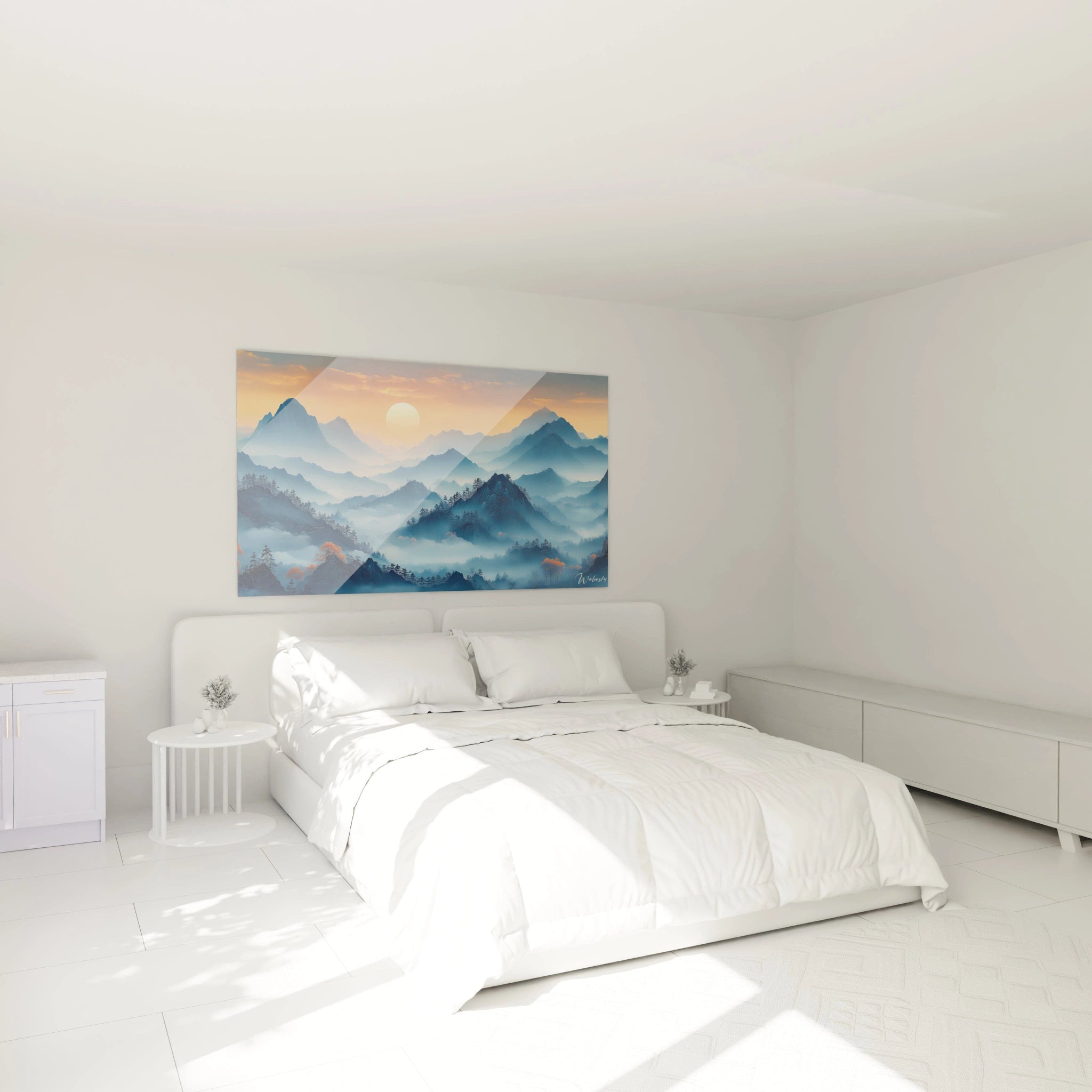 Tableau montagne avec paysage de sommets bleus disposés en couches successives, ciel orangé au lever du soleil, nappes de brume entre les vallées et touches d'orange sur la végétation au premier plan.
