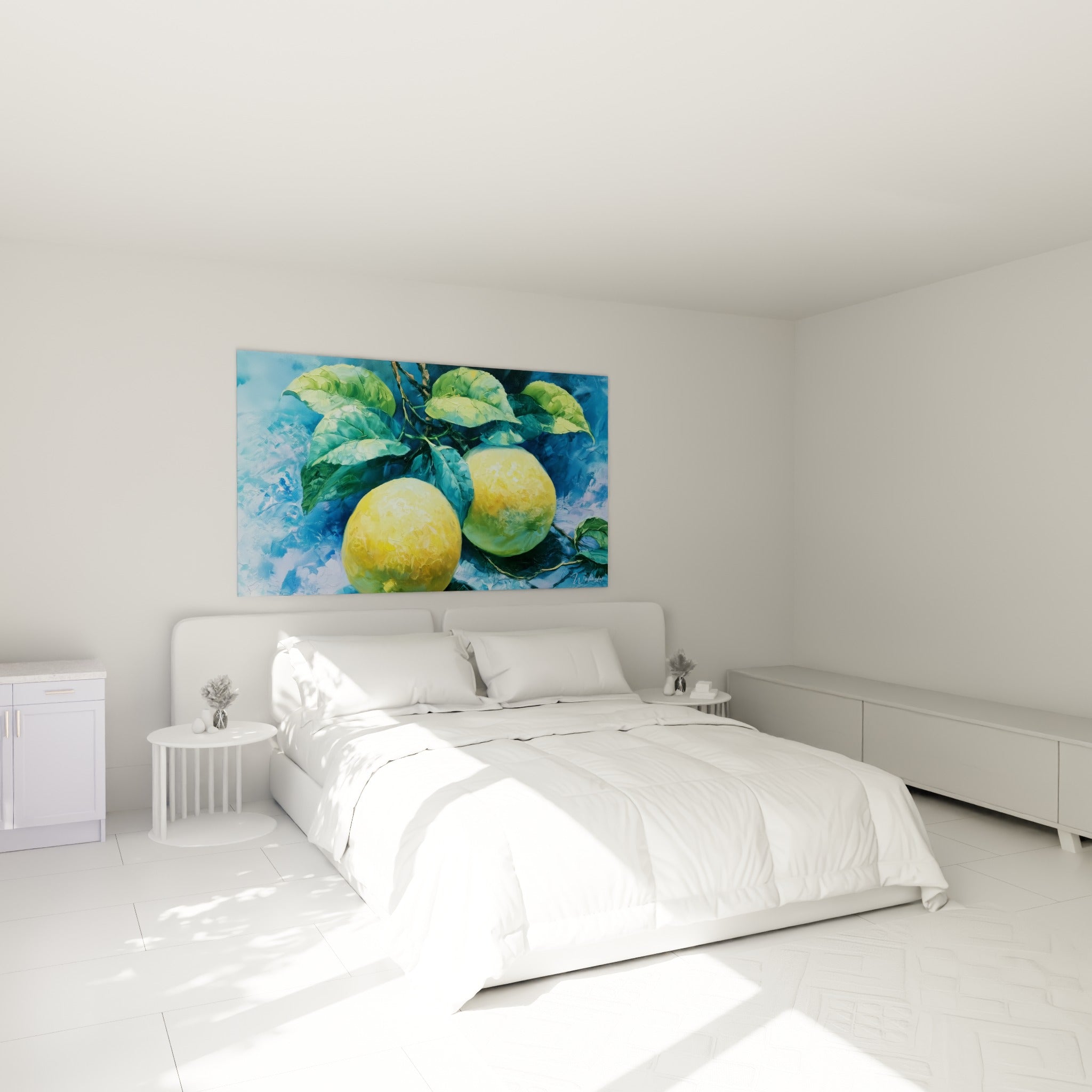 Deux citrons dorés sur fond bleu nuit, empâtements marqués, accroché au-dessus d'un lit dans une chambre claire