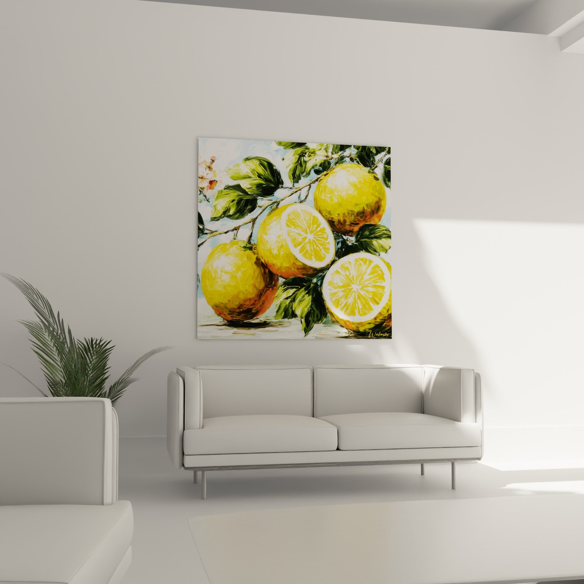 Citrons dorés et feuilles vertes sur fond bleu clair, disposés au-dessus d'un canapé dans un salon lumineux