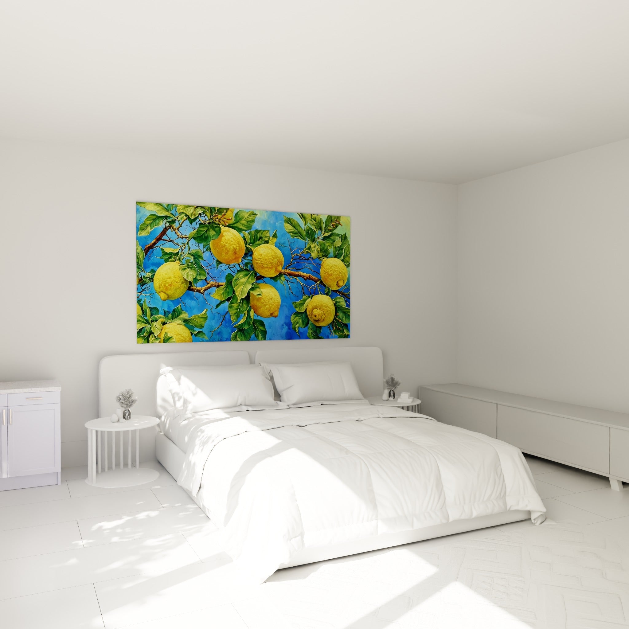 Citrons dorés et feuillage vert olive au-dessus d'un lit dans une chambre claire et apaisante