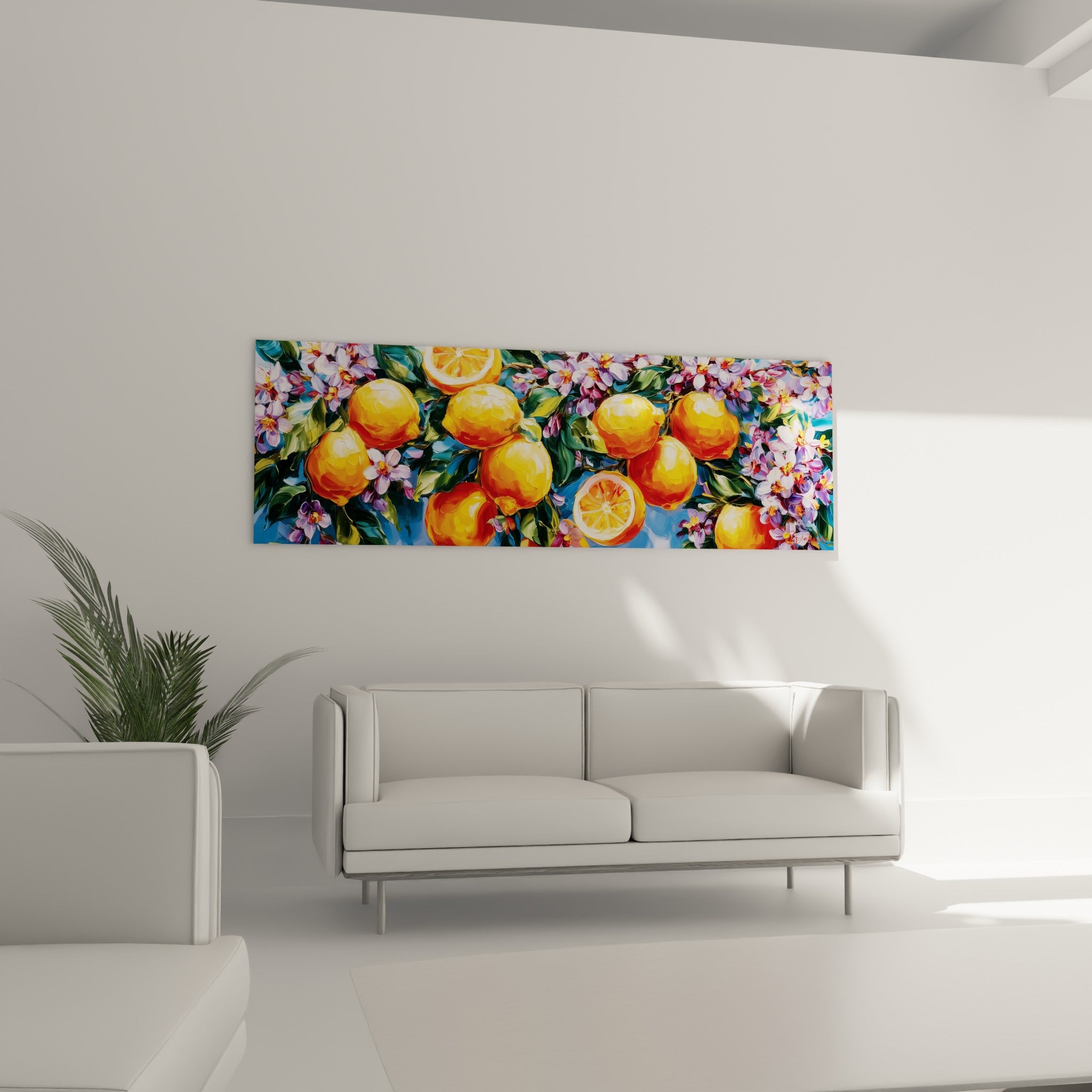Grappe de citrons jaune orangé et fleurs mauves, disposée au-dessus d'un canapé dans un salon lumineux