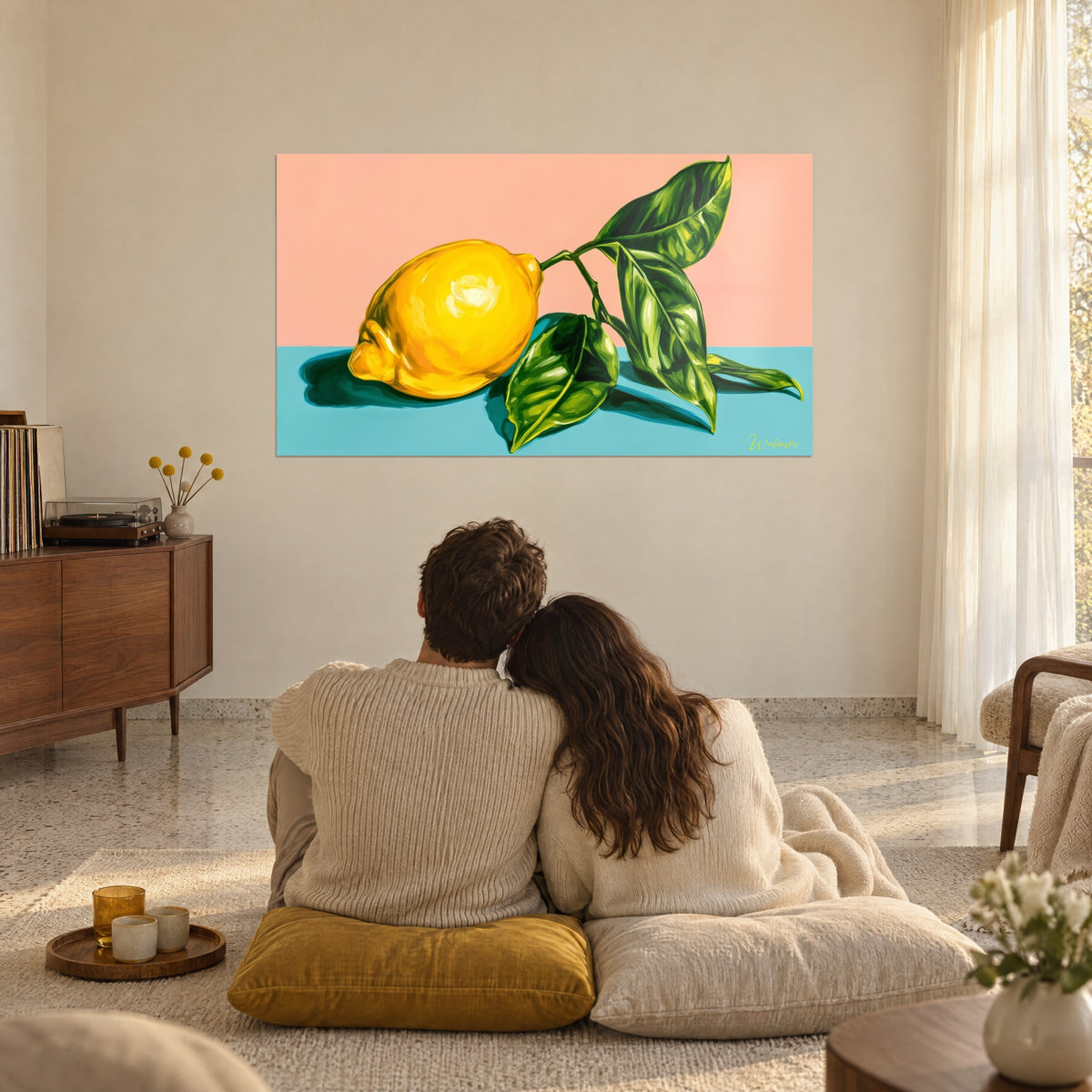 Gemälde Zweig eines Zitronenbaums mit goldener Frucht, glänzendes grünes Laub, rosa Wand und türkisblaue Fläche, vor einem am Boden sitzenden Paar