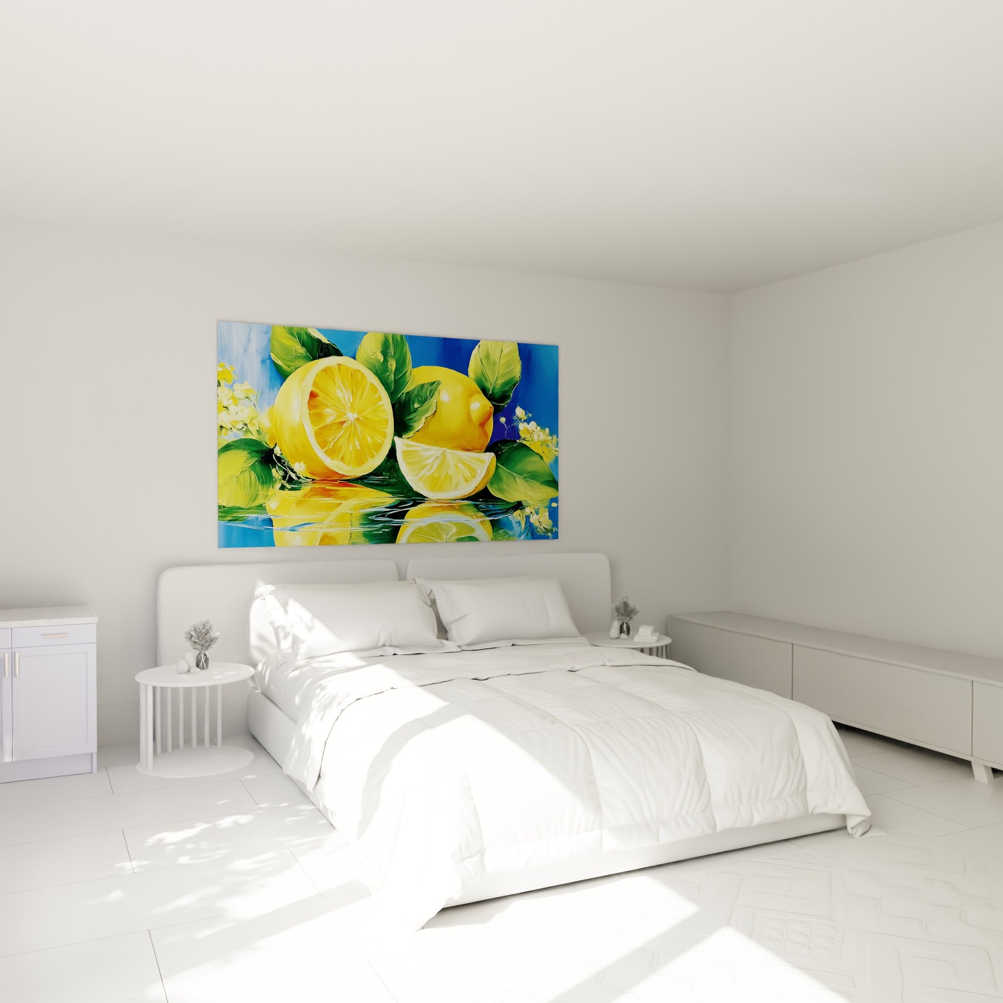 Deux citrons dorés et un quartier acidulé accrochés au-dessus d'un lit dans une chambre claire