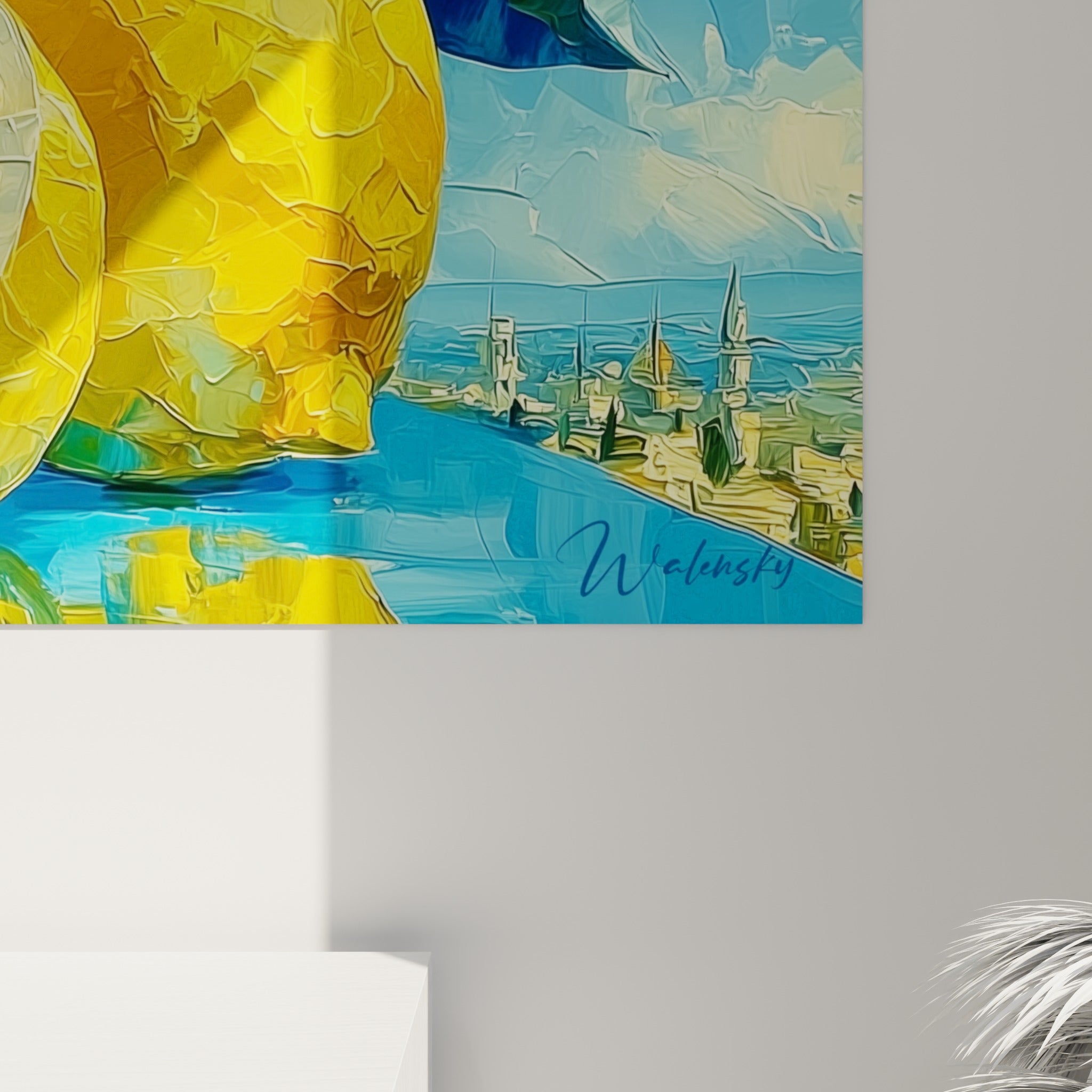 Empâtements épais de jaune et bleu azur, grain de peinture visible sur la chair orangée du citron tranché