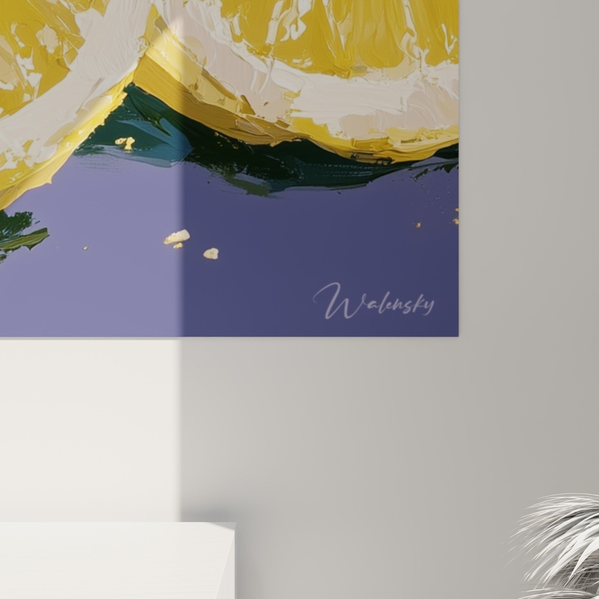 Empâtements jaune vif et blanc crème du citron, coulures bleu violet visibles sur la toile