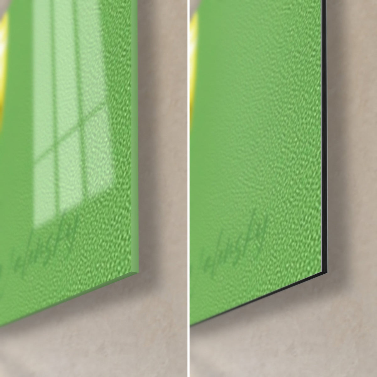 Tableau fruit jaune citron sur fond vert pomme, coin bas droit : verre acrylique brillant à gauche, alu Dibond mat noir à droite, tranche de 3 mm