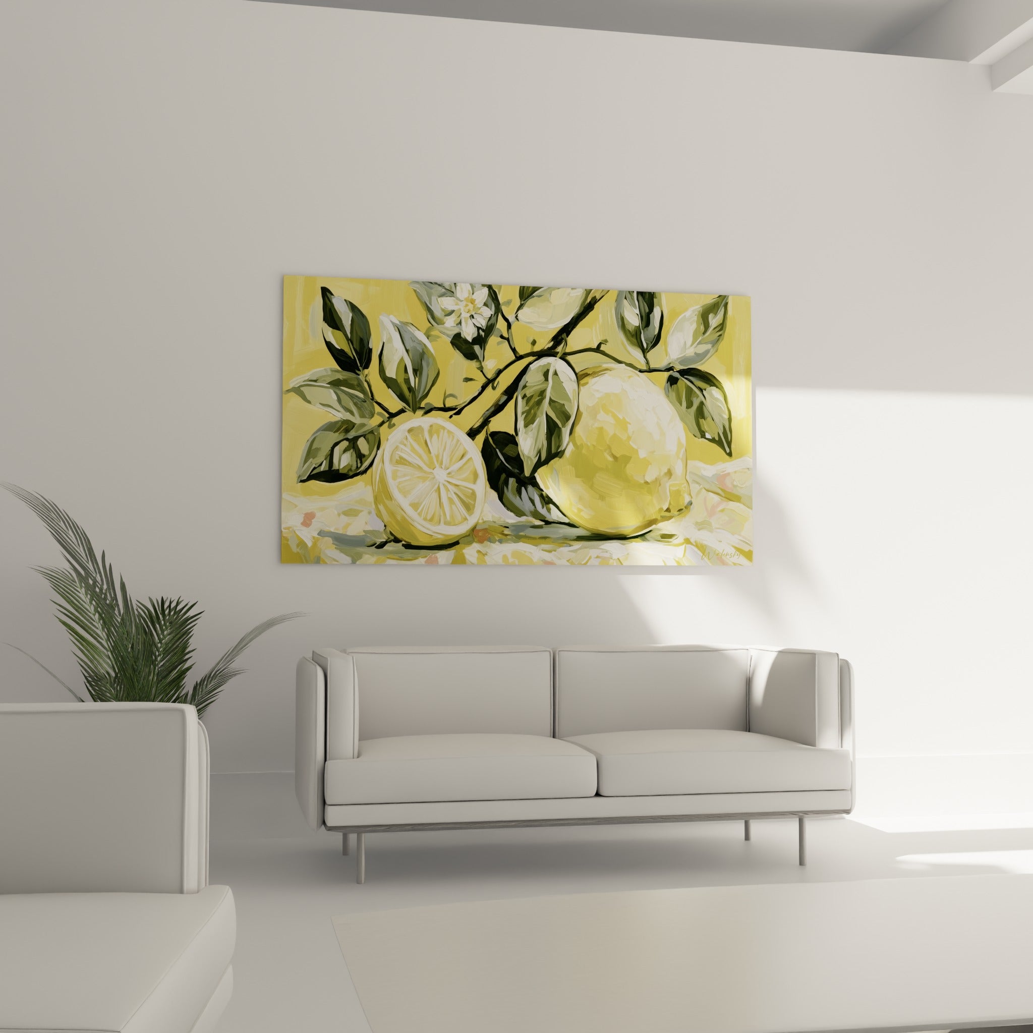 Fruits jaunes et feuillage vert olive du citronnier au-dessus d'un canapé dans un salon lumineux