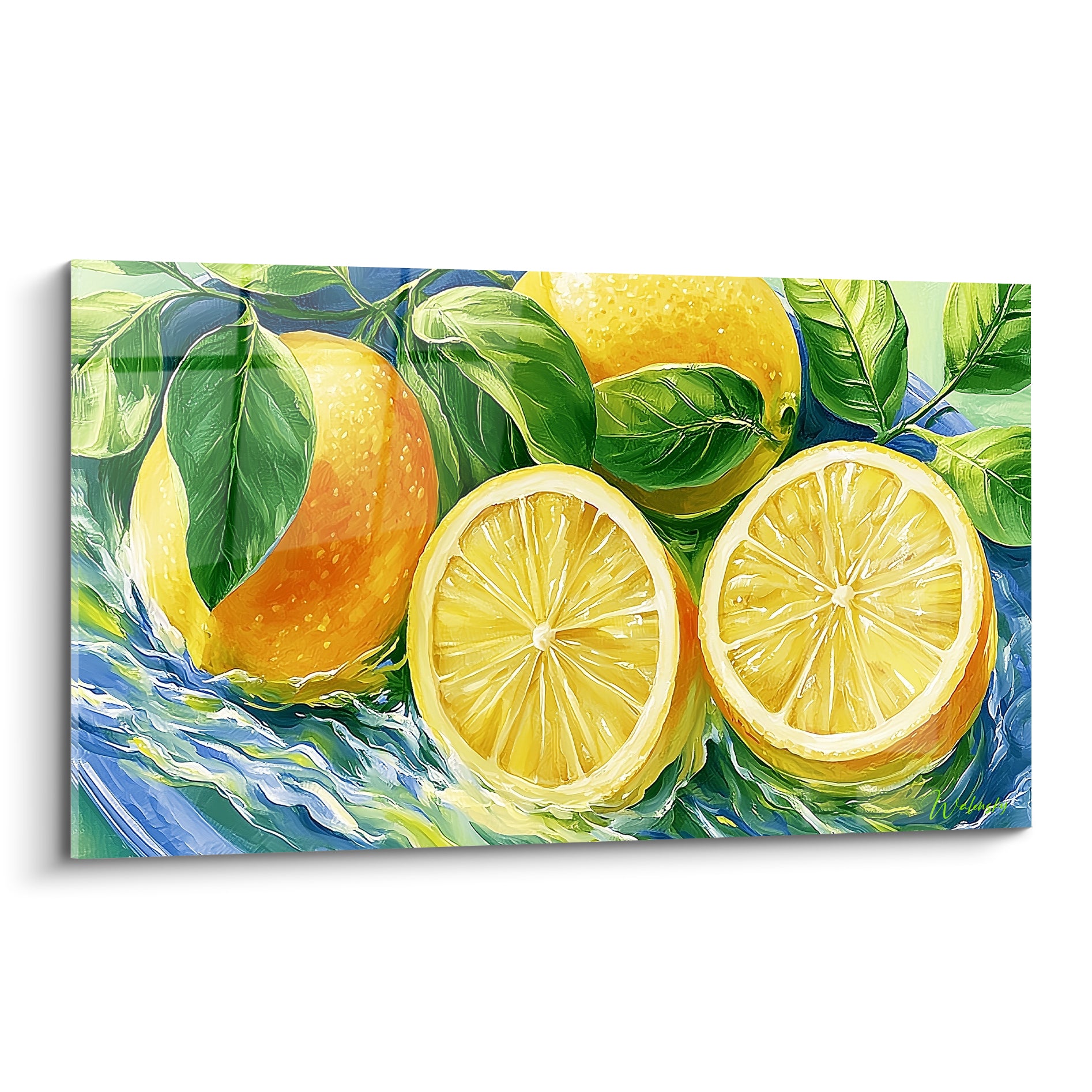 Citrons entiers orangés et tranches jaunes juteuses sur fond d'éclaboussures bleu turquoise