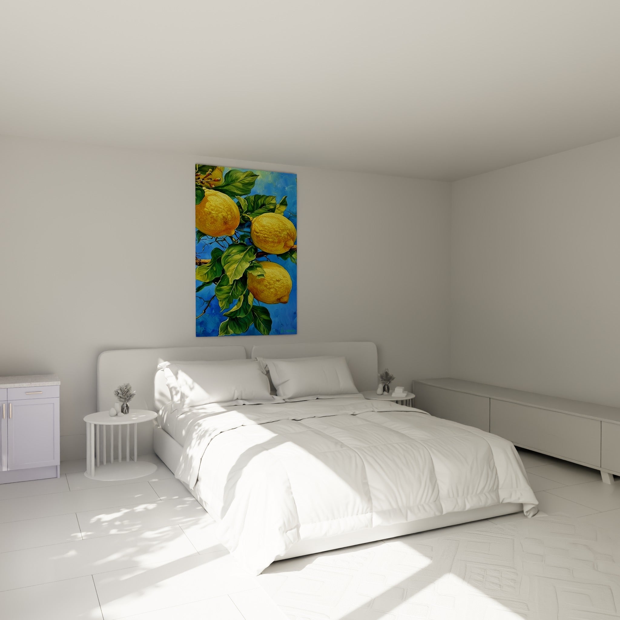 Branche de citrons jaunes et vert tendre accrochée au-dessus d'un lit dans une chambre claire