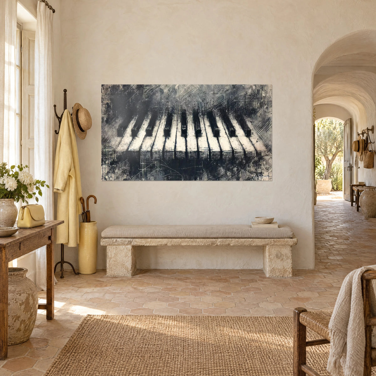 Tableau touches de piano en encre noire et crème, coulures et hachures grises, accroché dans un mas provençal en vue de trois-quarts