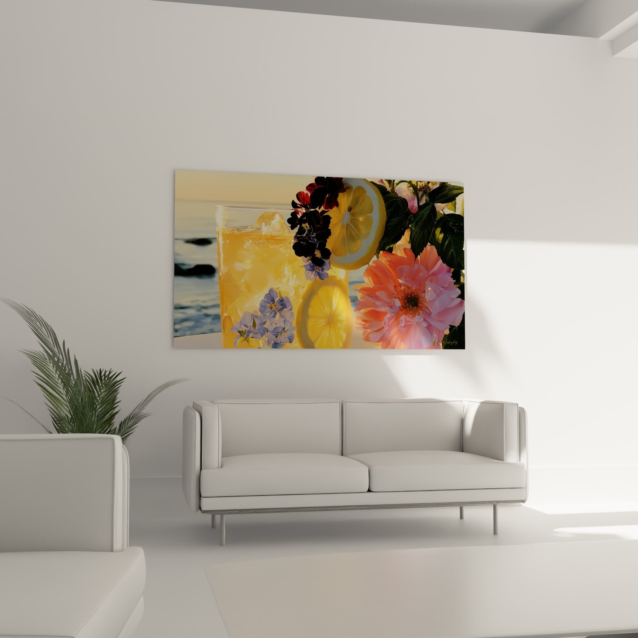Fleurs bleu pervenche et grenat autour d'un verre doré, au-dessus d'un canapé dans un salon lumineux