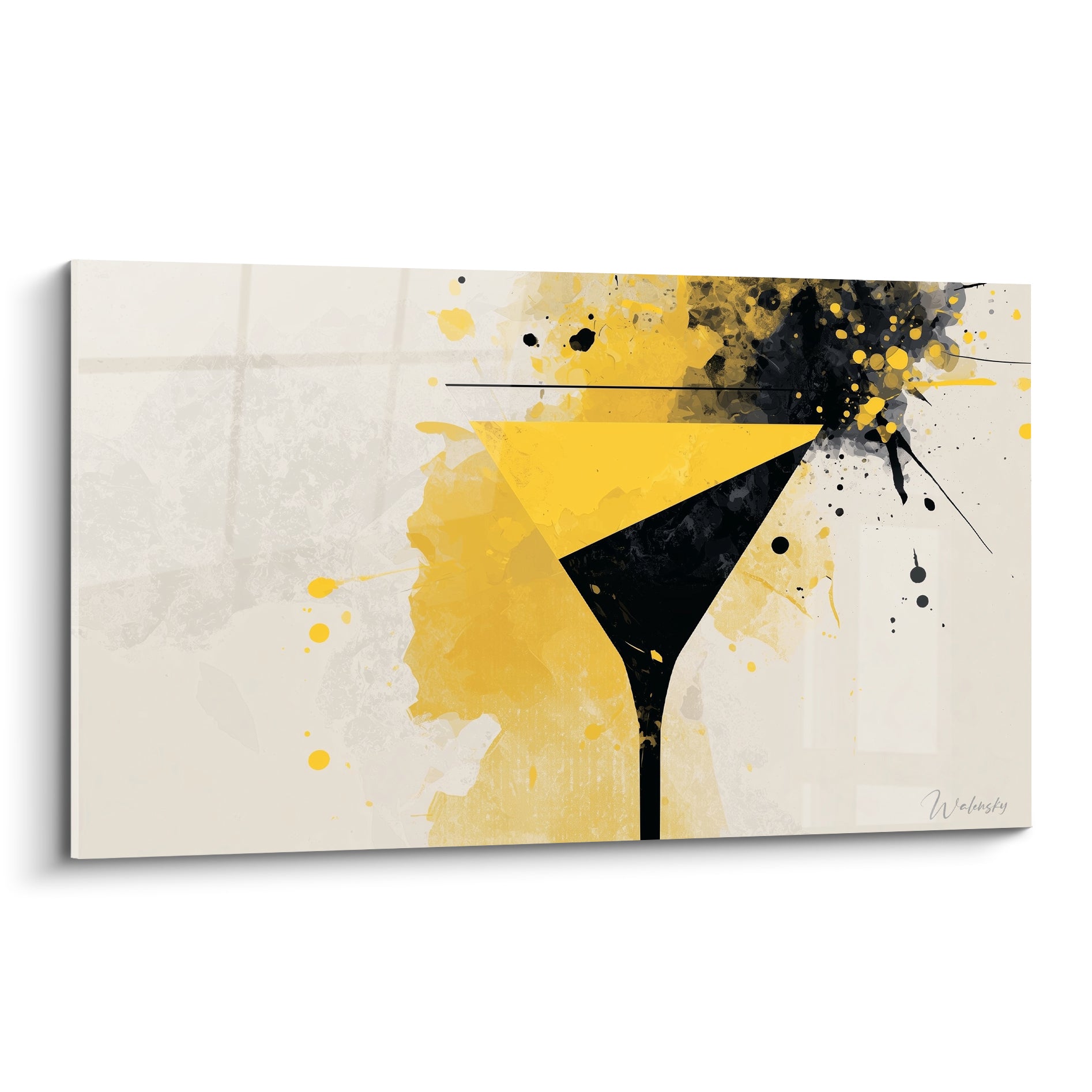 Verre à martini jaune moutarde et noir anthracite éclaboussé d'encre sur fond ivoire épuré
