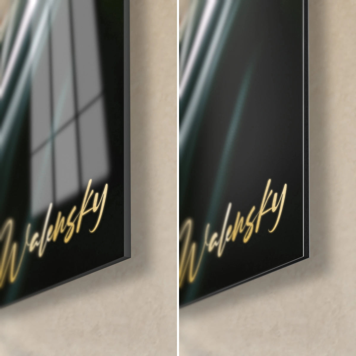 Tableau cocktail doré, signature Walensky dorée, coin bas droit : verre acrylique brillant aux reflets et tranche noire en alu Dibond mat