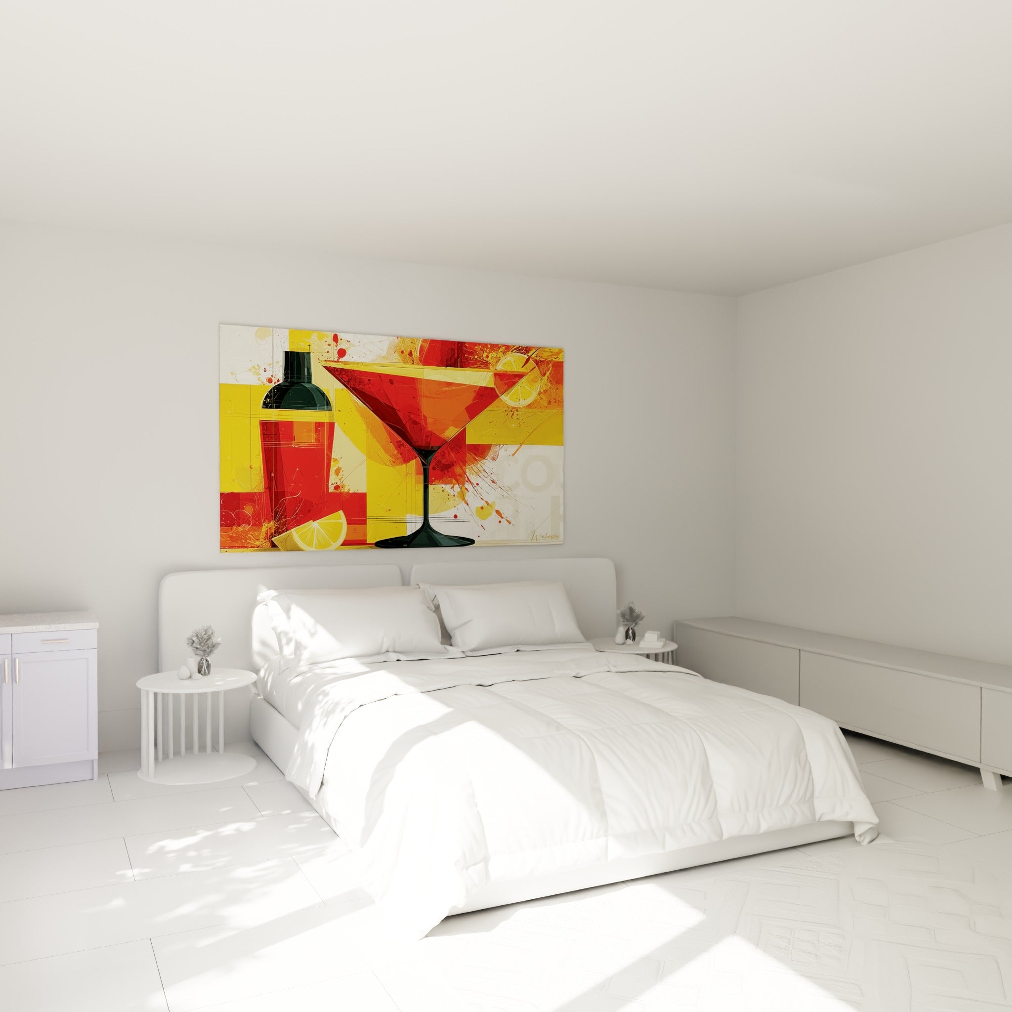 Shaker rouge et verre martini orangé aux citrons dorés, au-dessus d'un lit dans une chambre claire