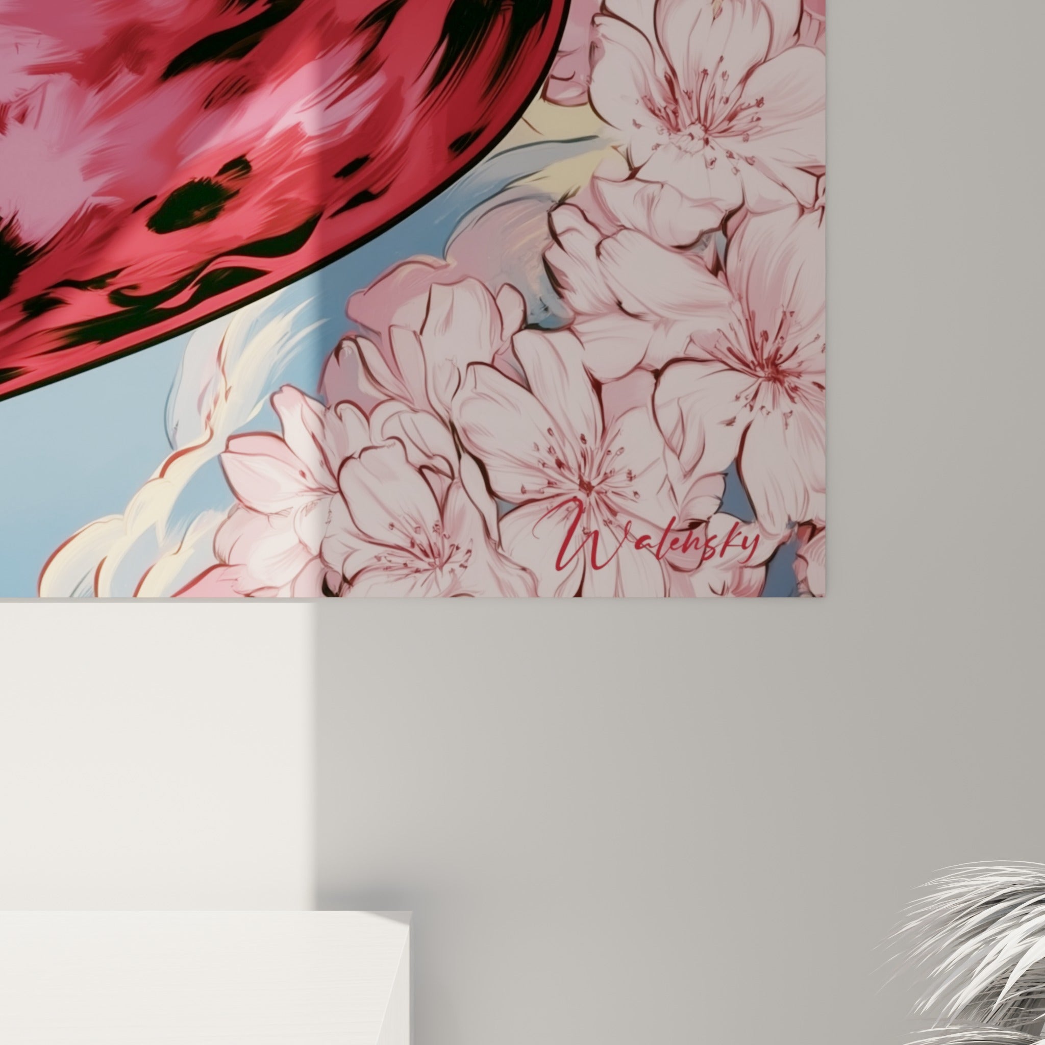 Détail de la texture du cocktail rouge et blanc, avec grain marqué et reflets dorés sur le verre