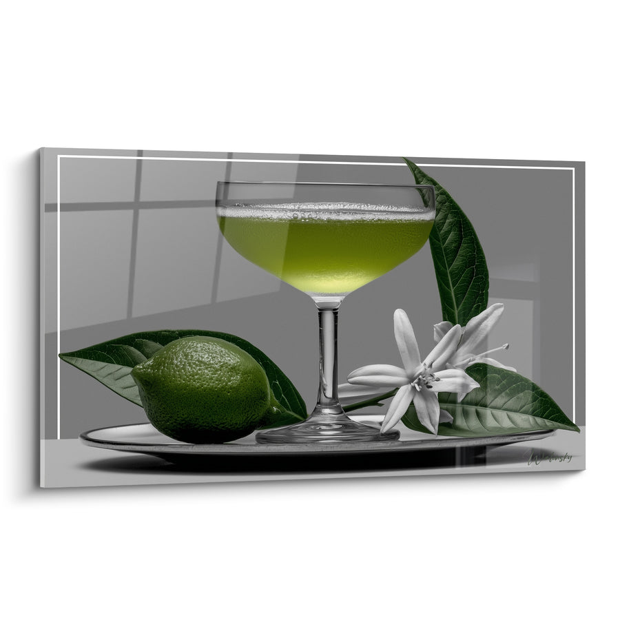 Tableau Coupe verte et grise au citron vert entier - Fleur blanche et plateau argenté - Edition Cocktail