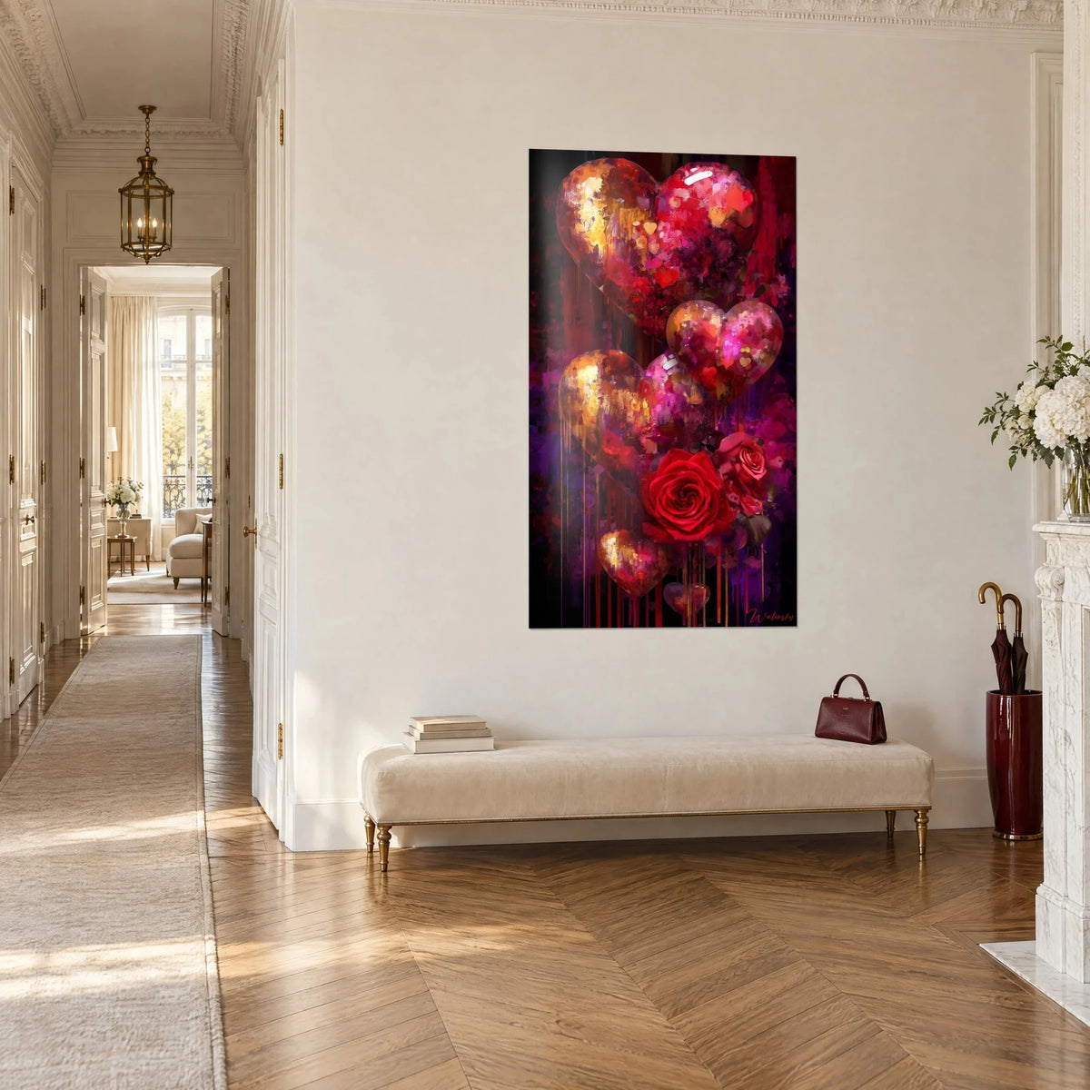 Tableau grappe de ballons-cœurs vermillon et ambre, coulures dorées sur fond aubergine, dans un couloir haussmannien