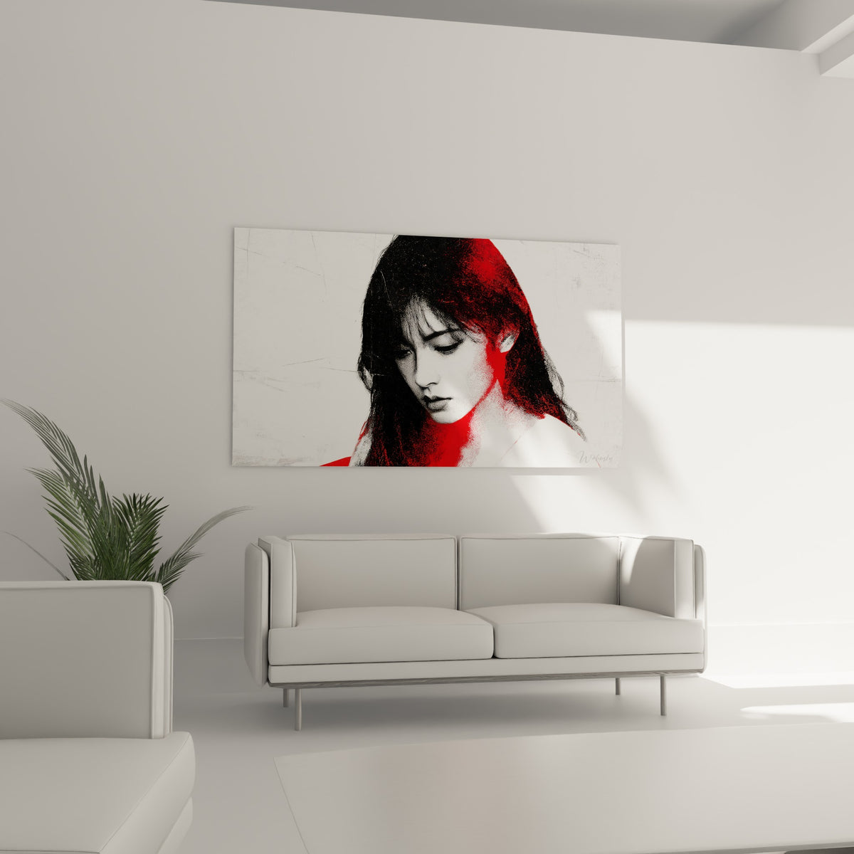 Chevelure sombre striée de rouge encadrant un visage incliné, au-dessus d'un canapé dans un salon lumineux