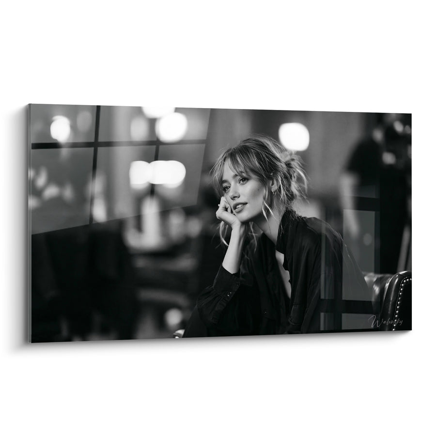 Tableau Femme noir et blanc coiffure décoiffée - Pause pensive - Edition Coiffure