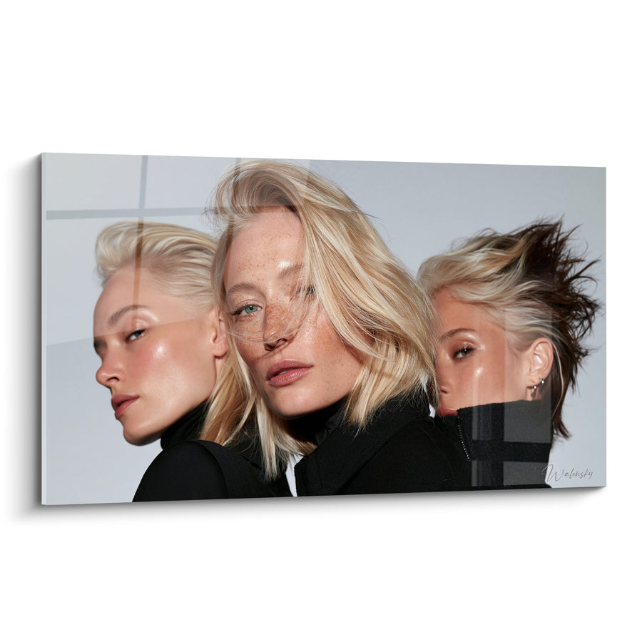 Tableau Portrait triple femme blonde et noire - Triple identité - Edition Coiffure