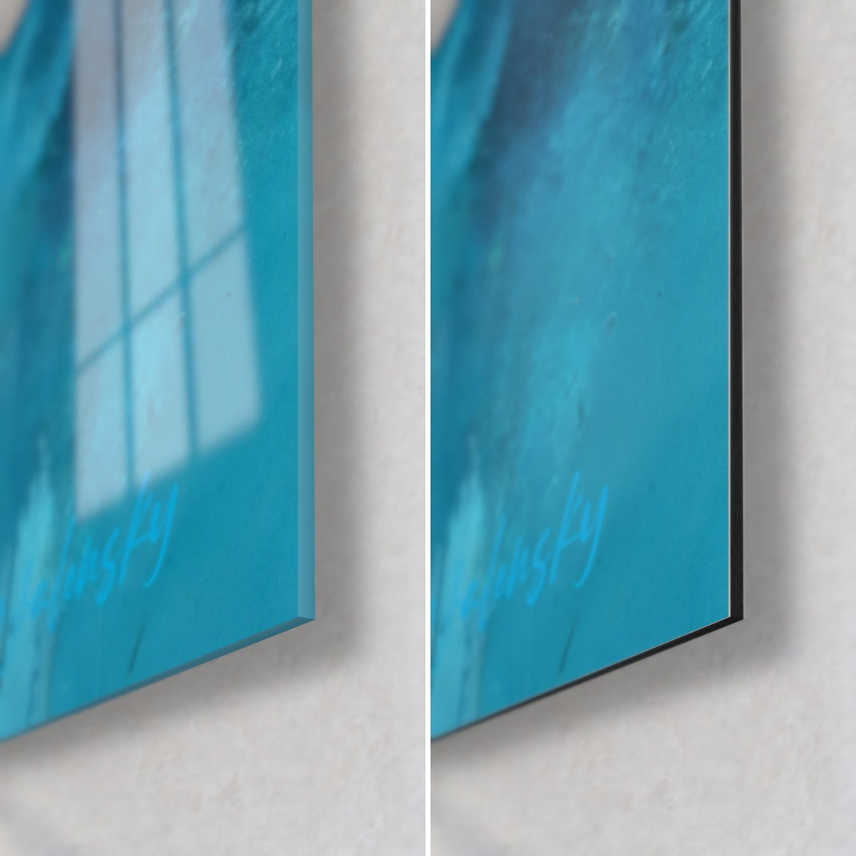 Schilderij gefacetteerd portret in turquoise en nachtblauw, rechtsonder: glanzend acrylglas links, mat Dibond-aluminium rechts
