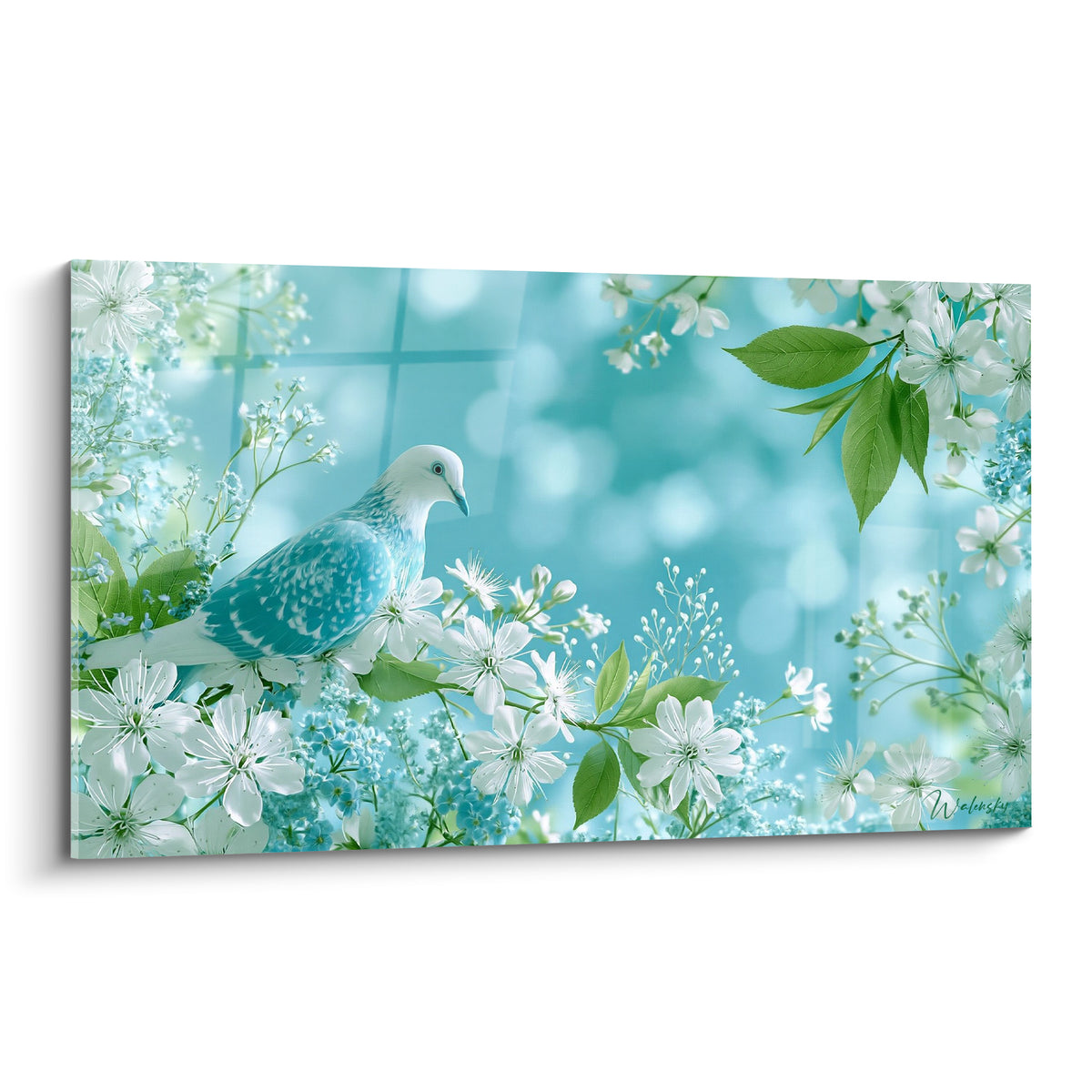 Colombe turquoise et blanche perchée parmi des fleurs blanches sur fond bleu poudré