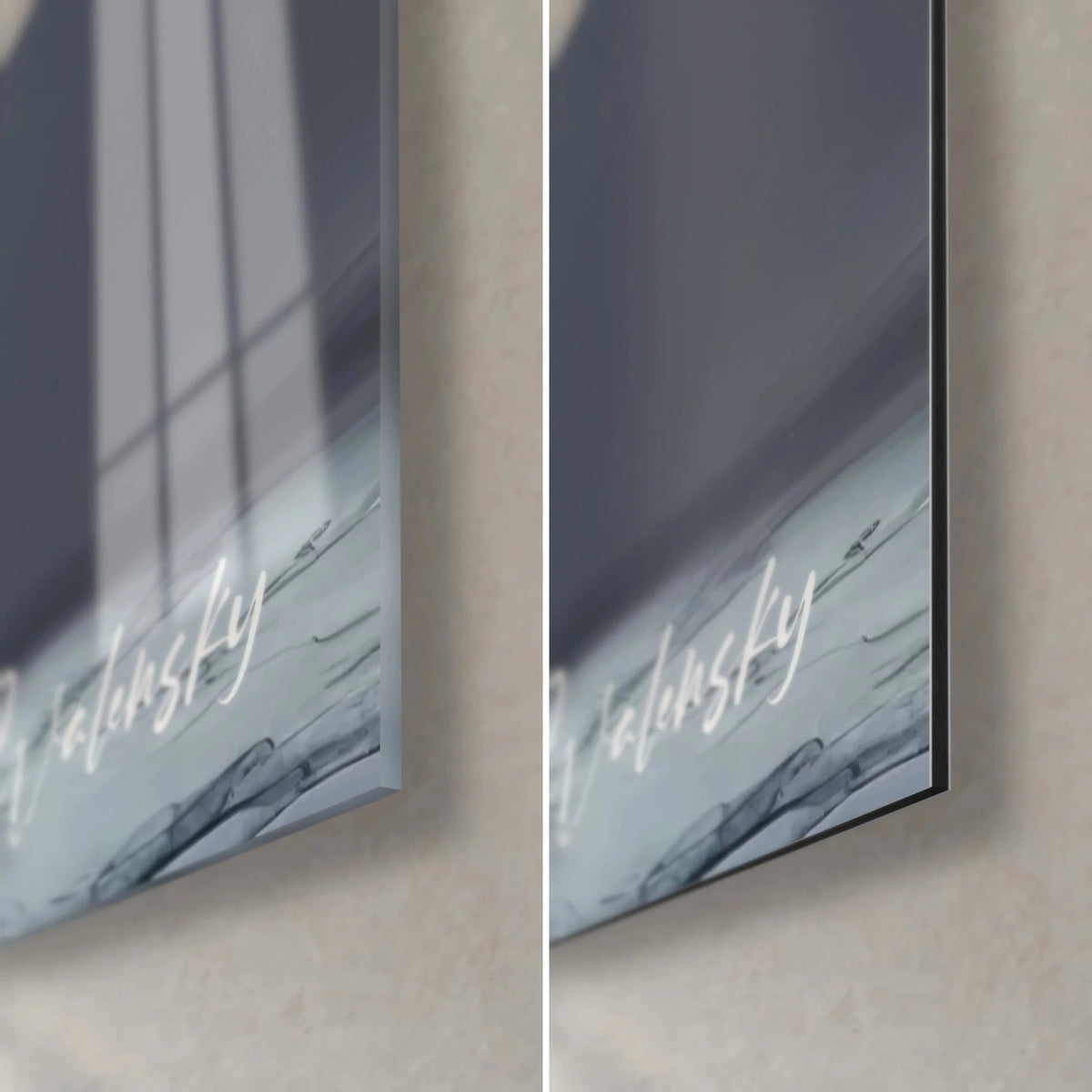 Quadro gigante marino in marmo madreperlaceo, angolo in basso a destra: vetro lucido blu-grigio a sinistra, Dibond nero opaco a destra, bordo sottile