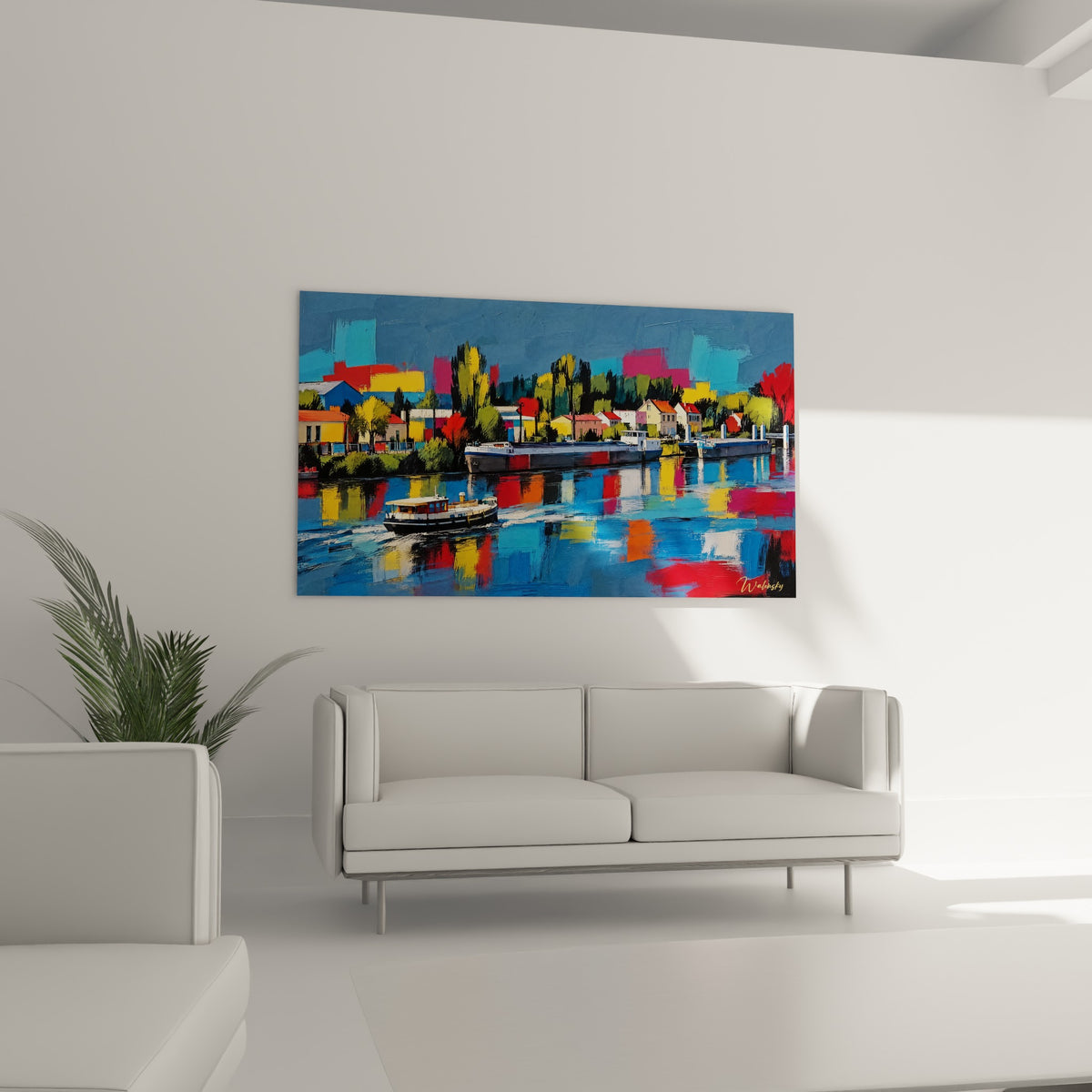 Scène fluviale rouge et turquoise aux reflets vifs disposée au-dessus d'un canapé dans un salon lumineux