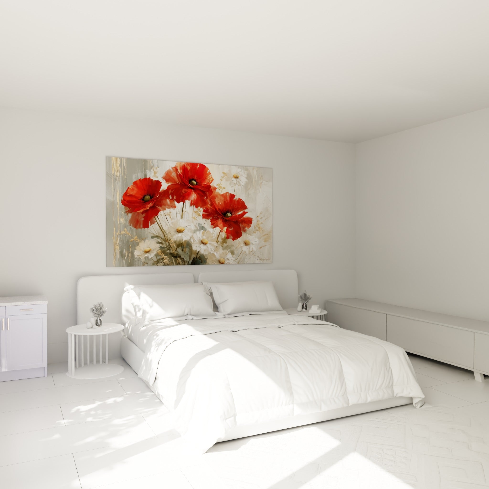 Bouquet de coquelicots rouges et marguerites blanches au-dessus d'un lit dans une chambre claire
